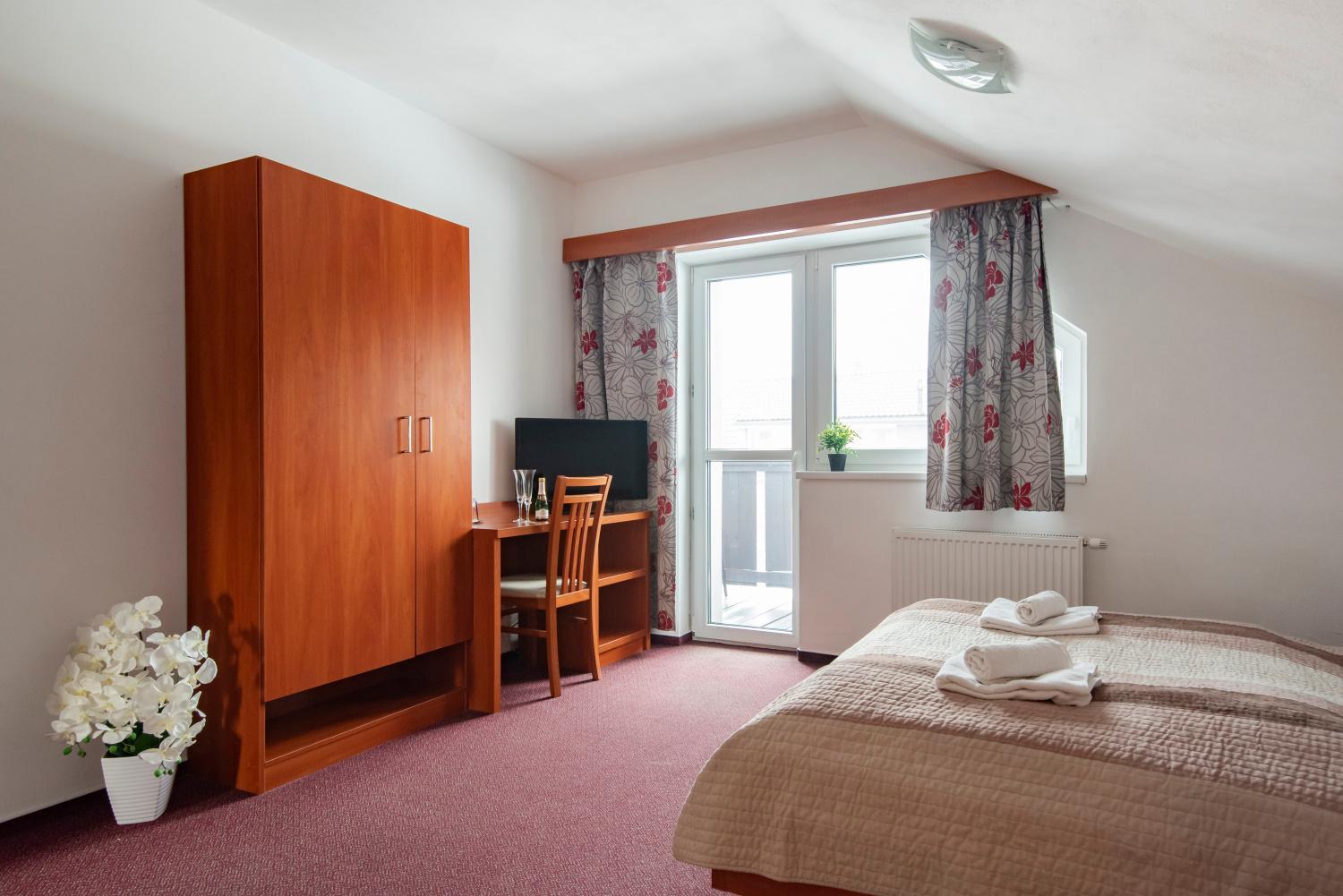 Deluxe Double Room with Extra Bed - Photo 1