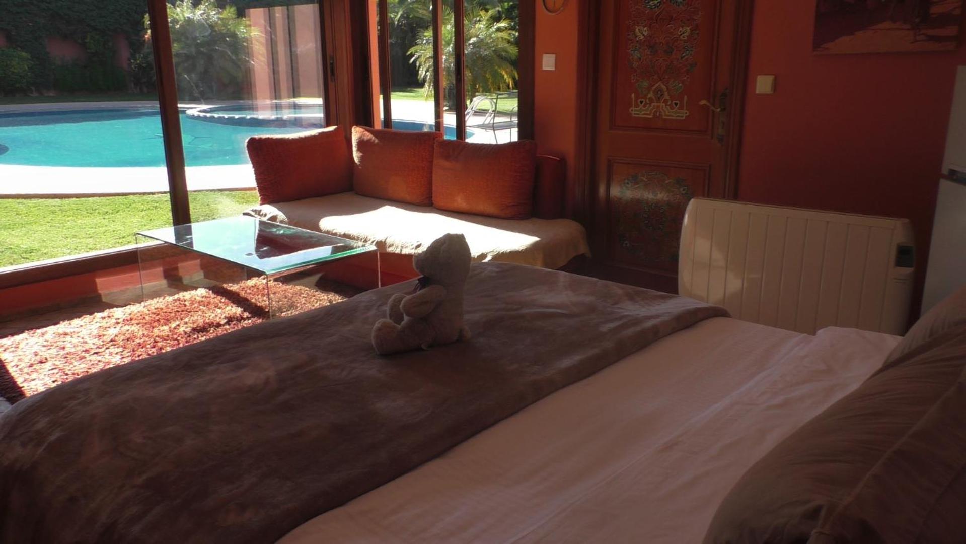 Deluxe Double Room - Photo 13