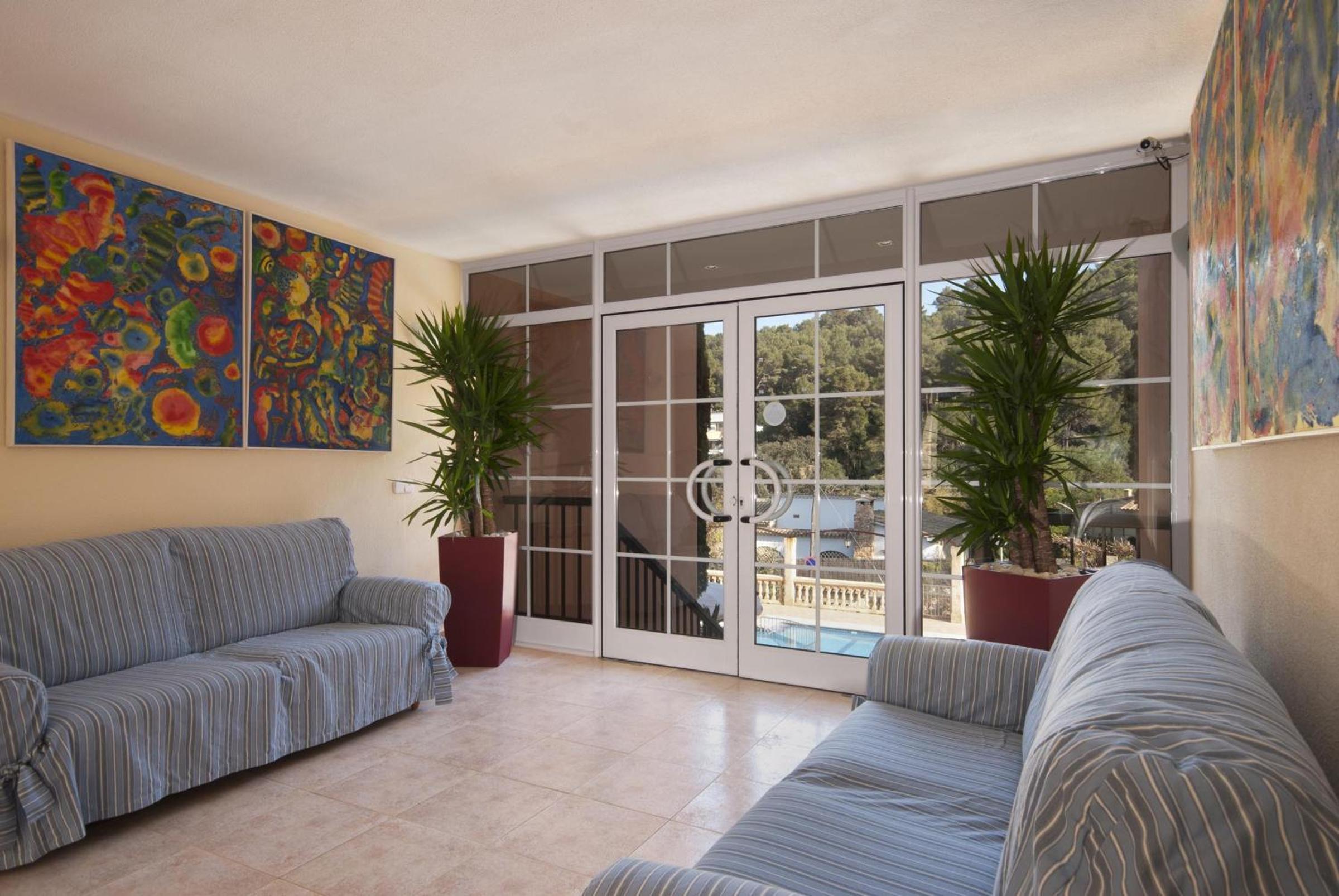 Apartment photo 2