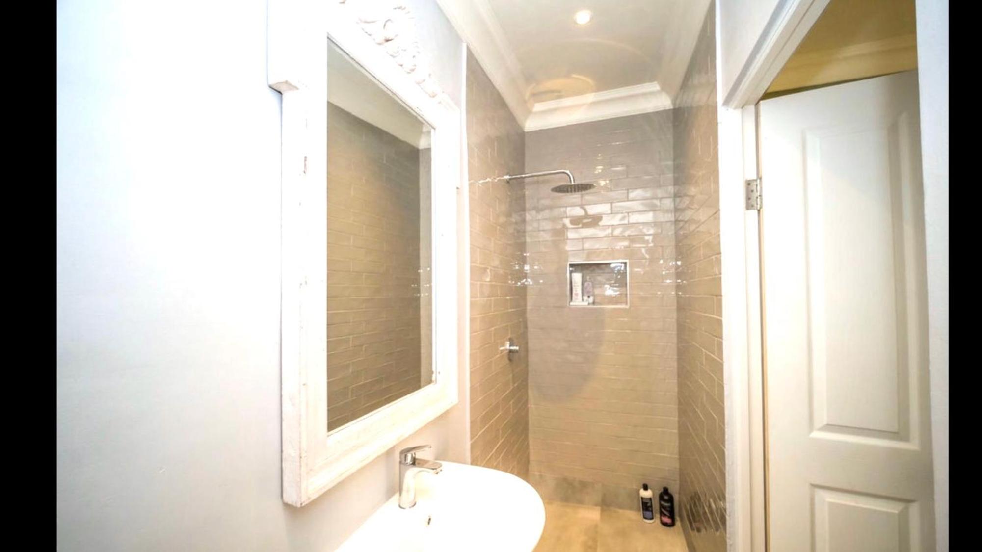 Deluxe Double or Twin Room with Pool View - Photo 3