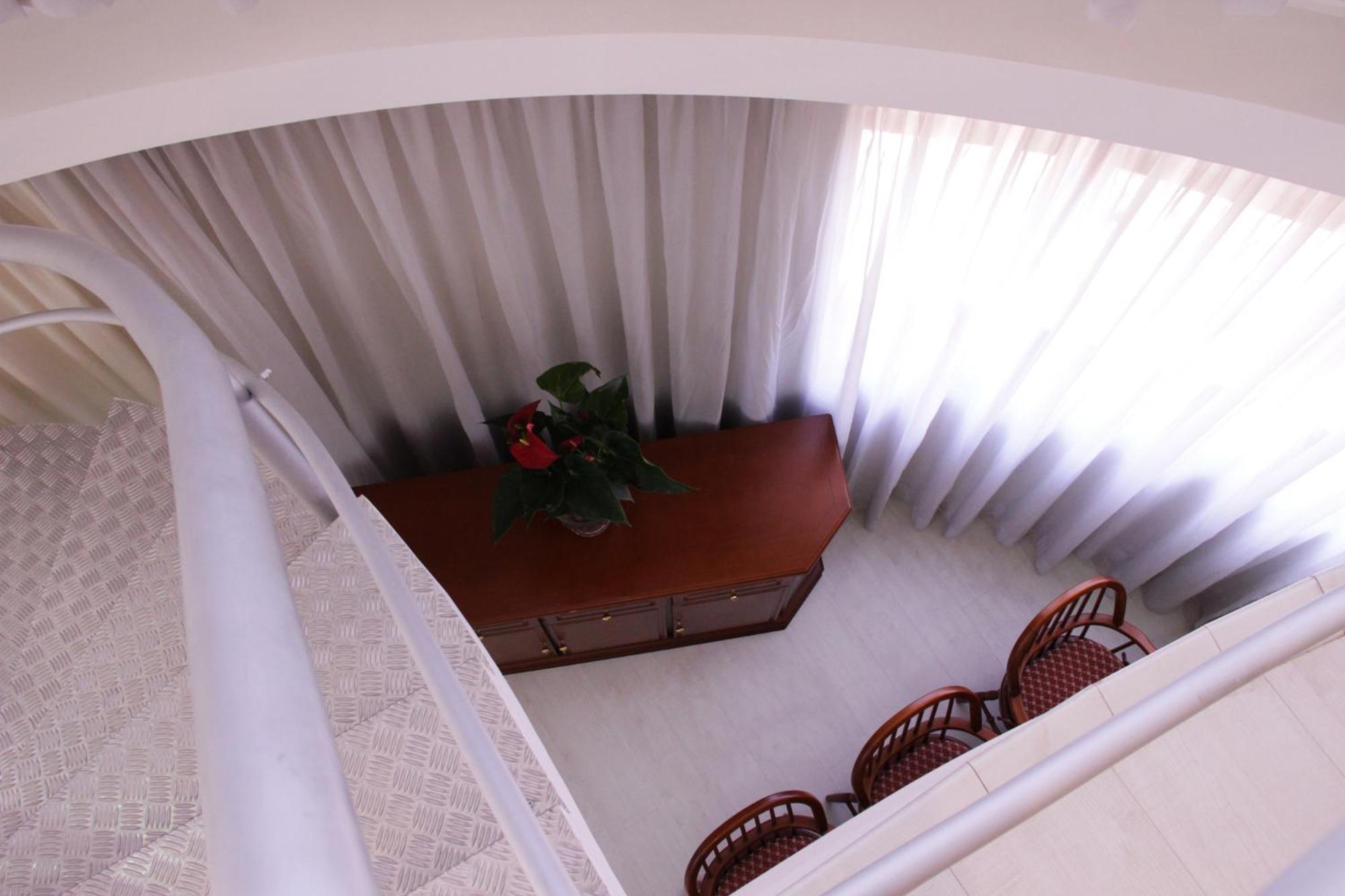 Superior Deluxe Double or Twin Room  photo 3
