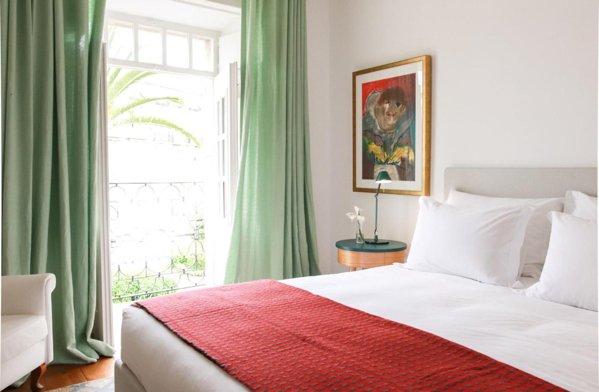 Deluxe Double Room with Balcony photo 2