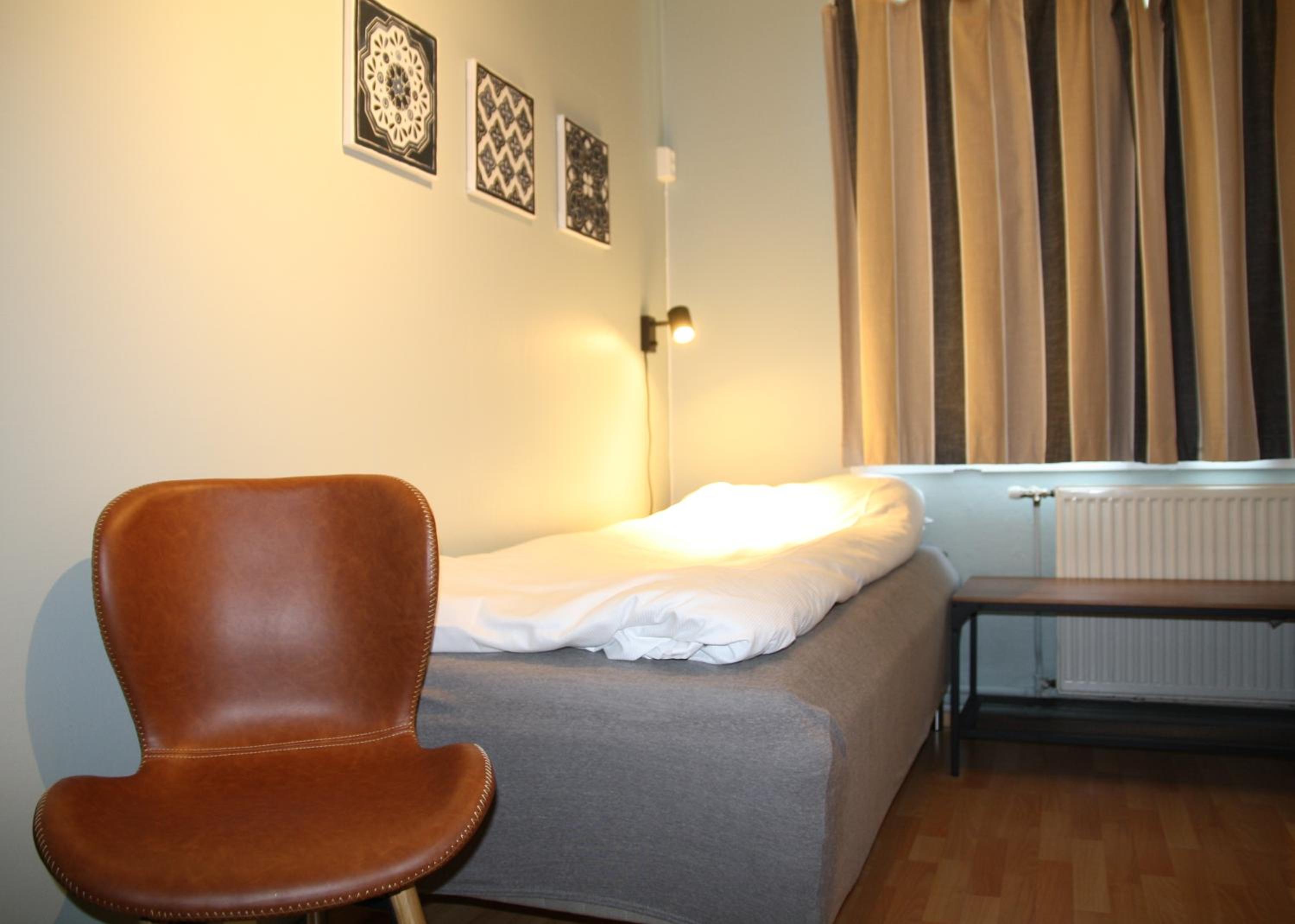 Single Room with Bathroom photo 1
