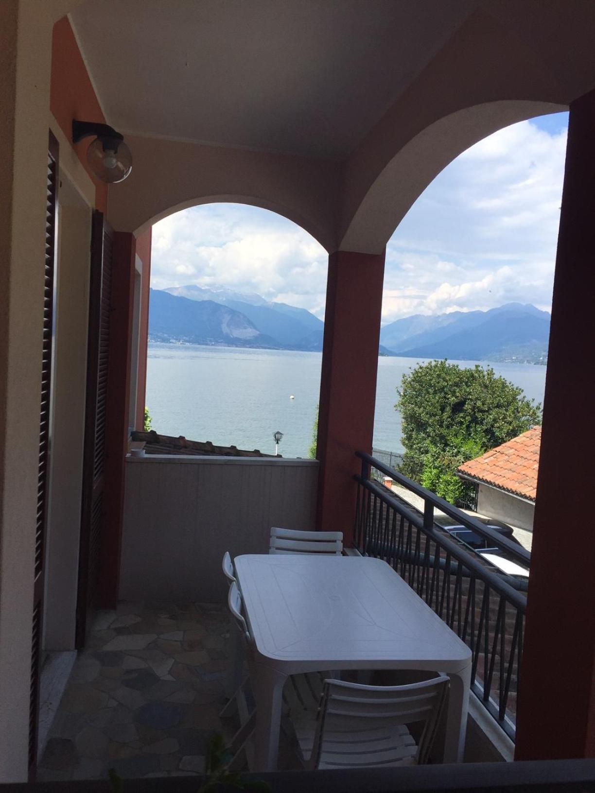  Quadruple Room with Partial Lake View  photo 3