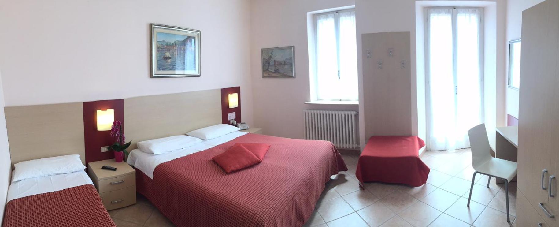 Triple Room with Lake View
