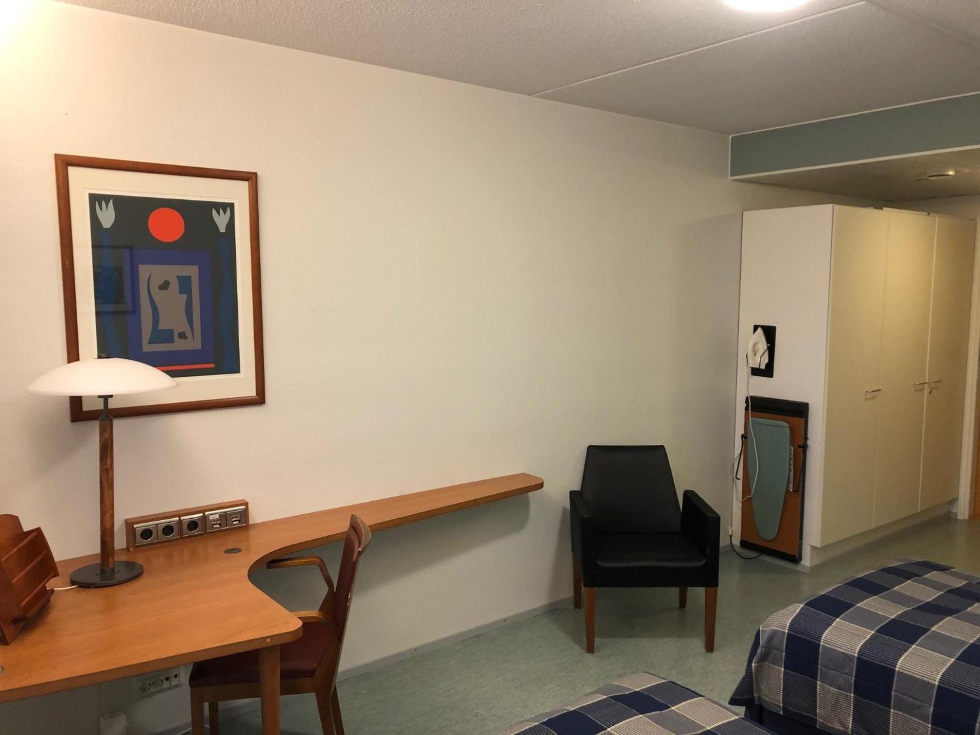 Twin Room - Photo 12