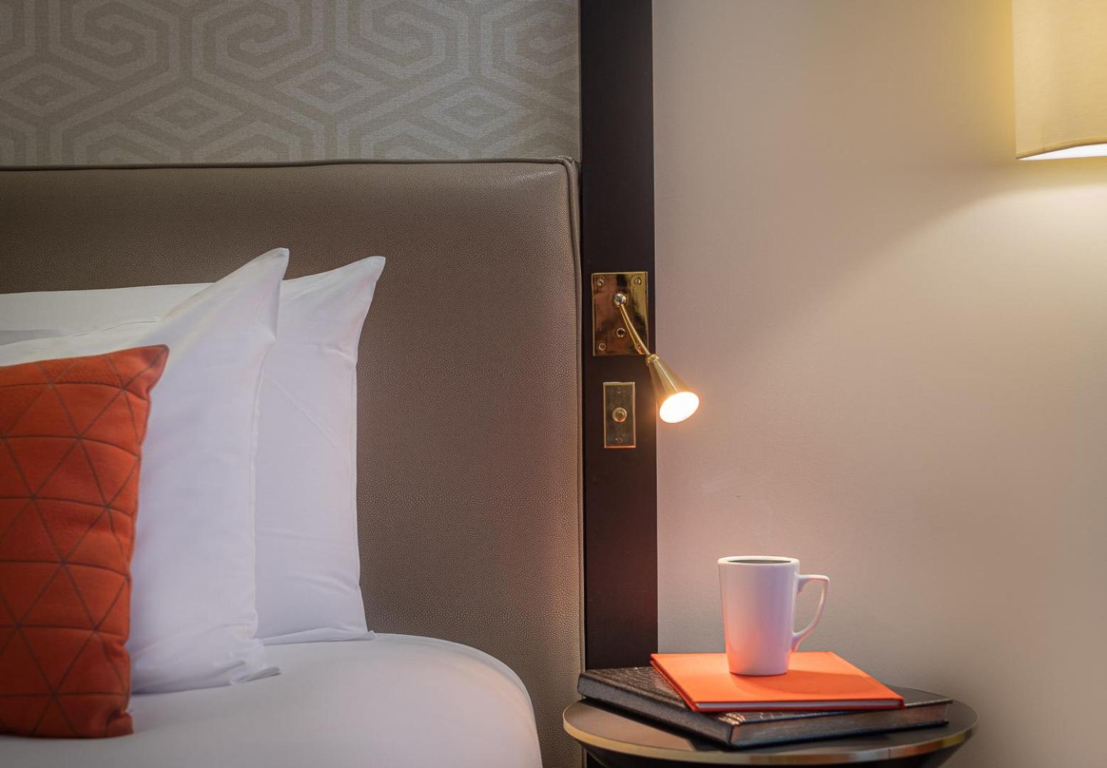 Executive Double Room thumbnail 6
