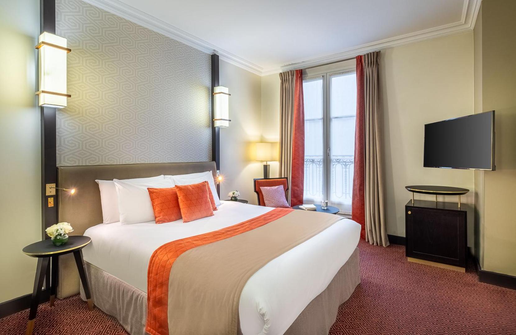 Executive Double Room thumbnail 5