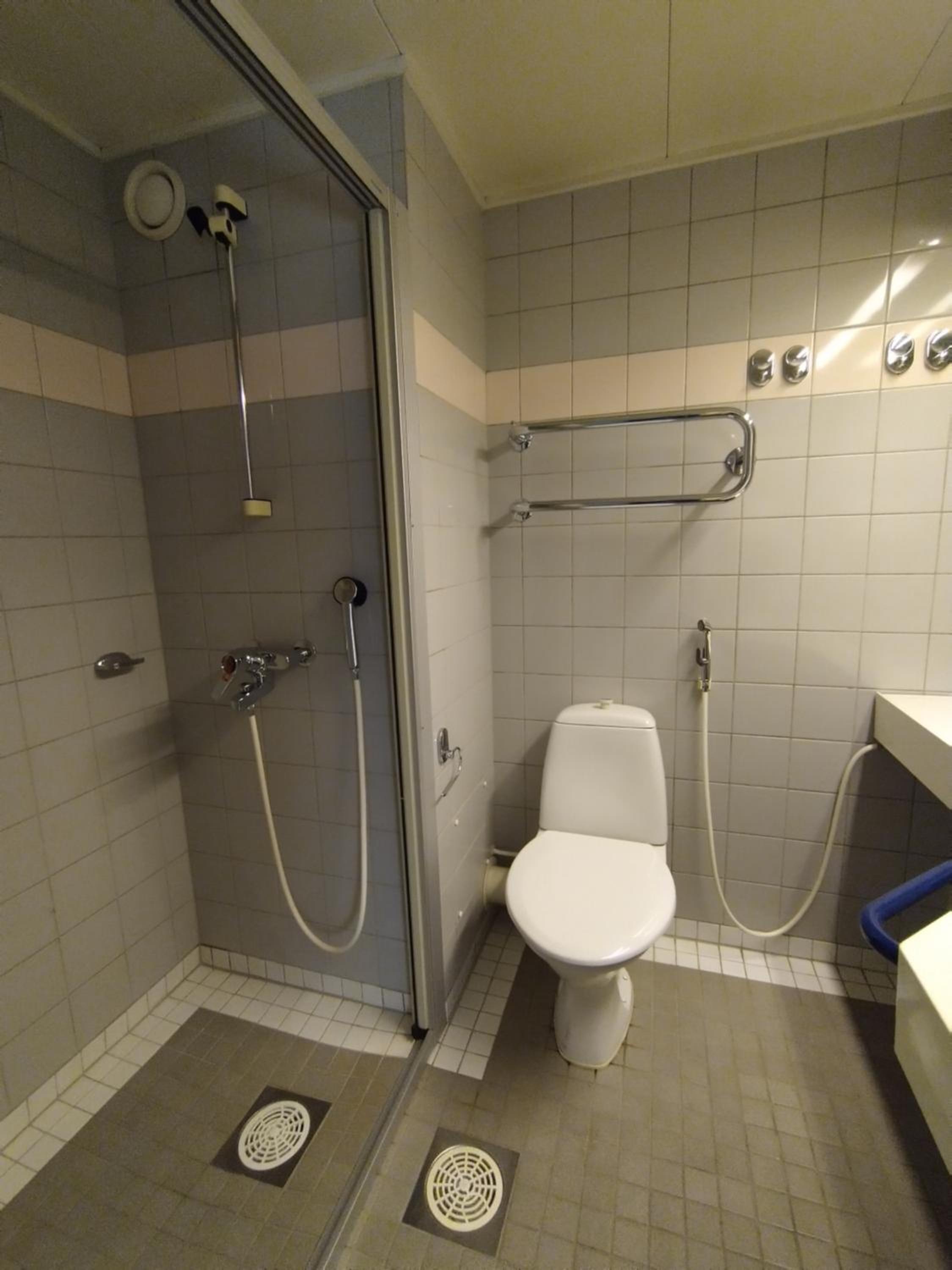 Twin Room - Photo 8