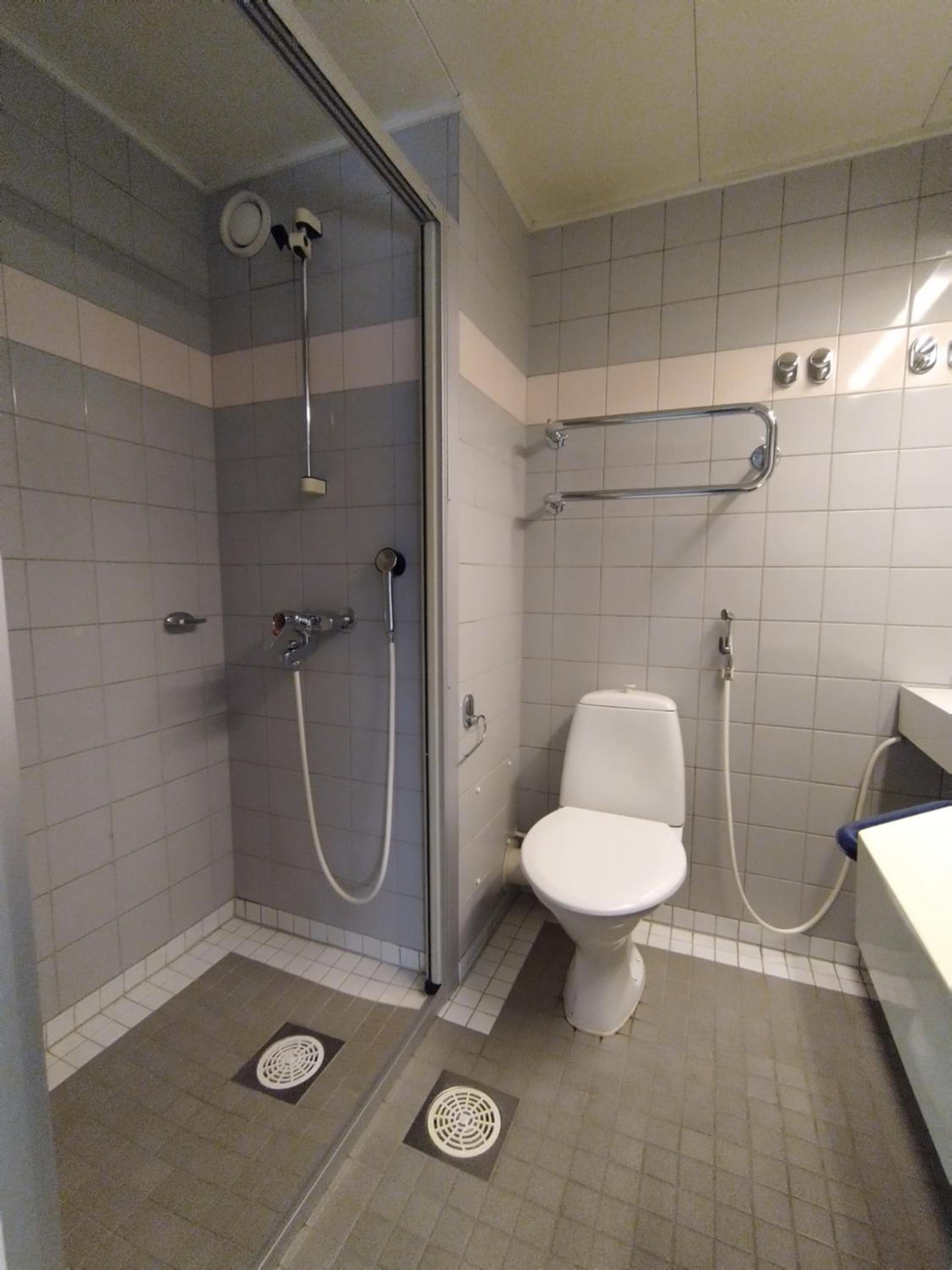 Twin Room - Photo 7
