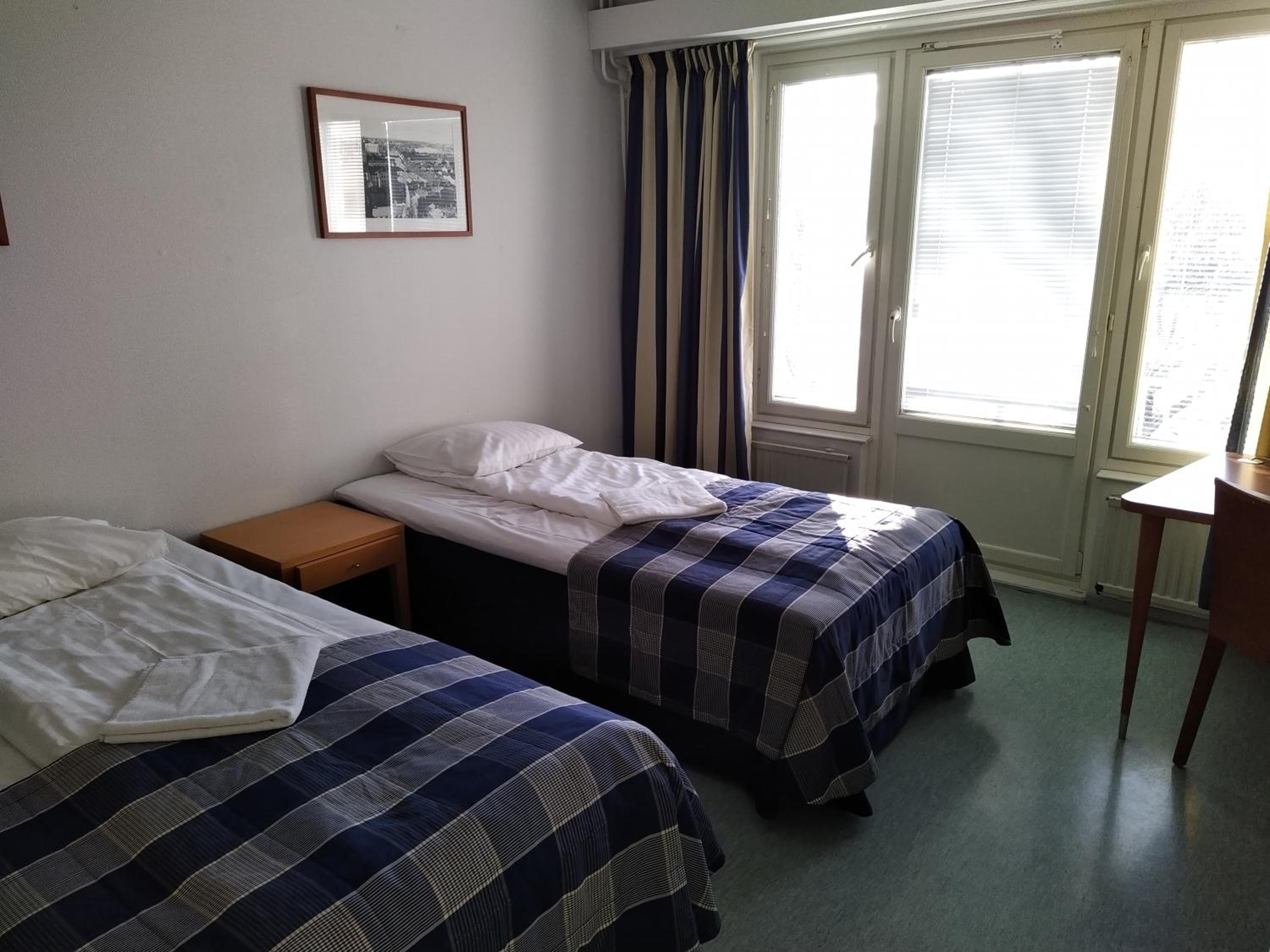 Twin Room - Photo 13