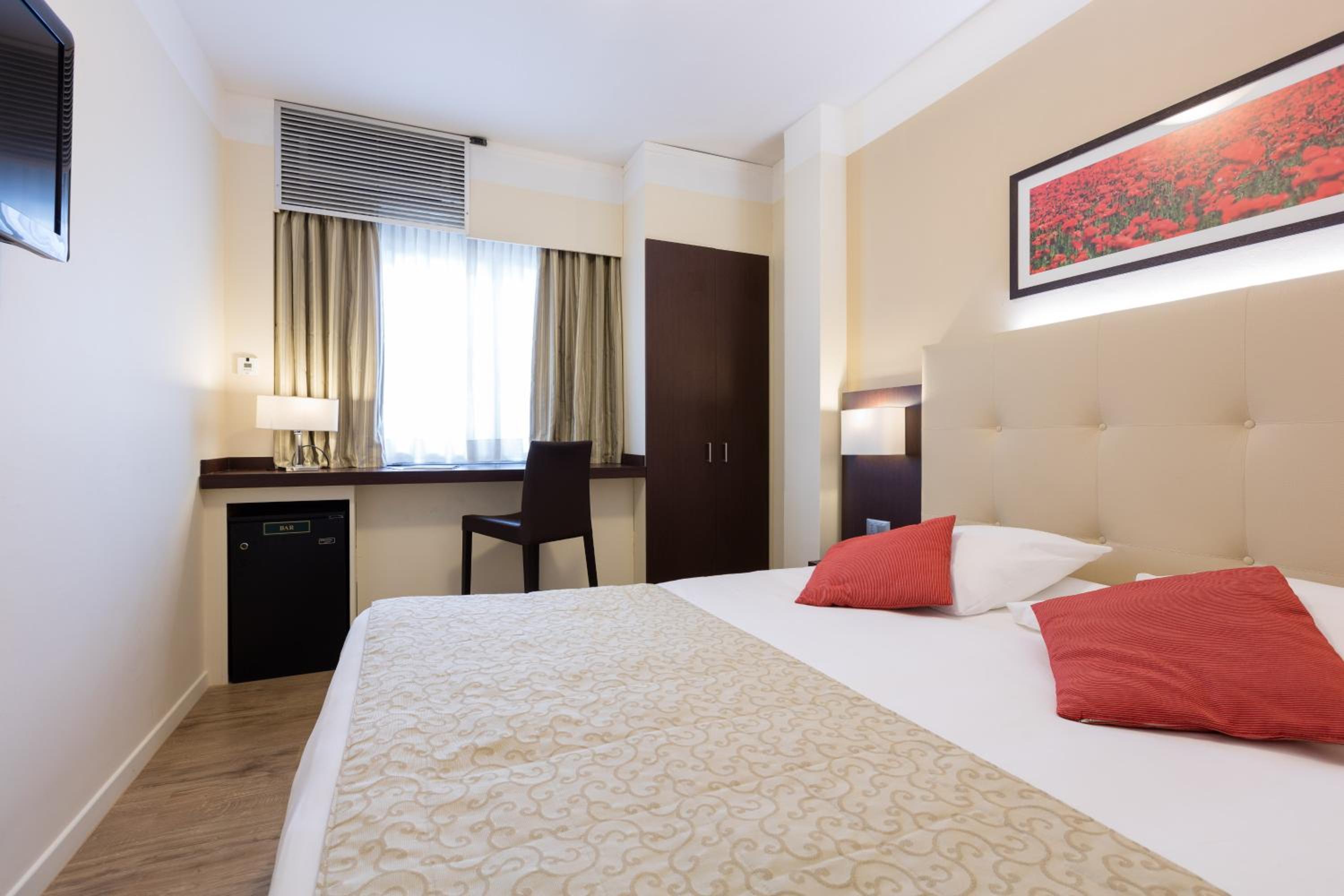 Double Room - Photo 4
