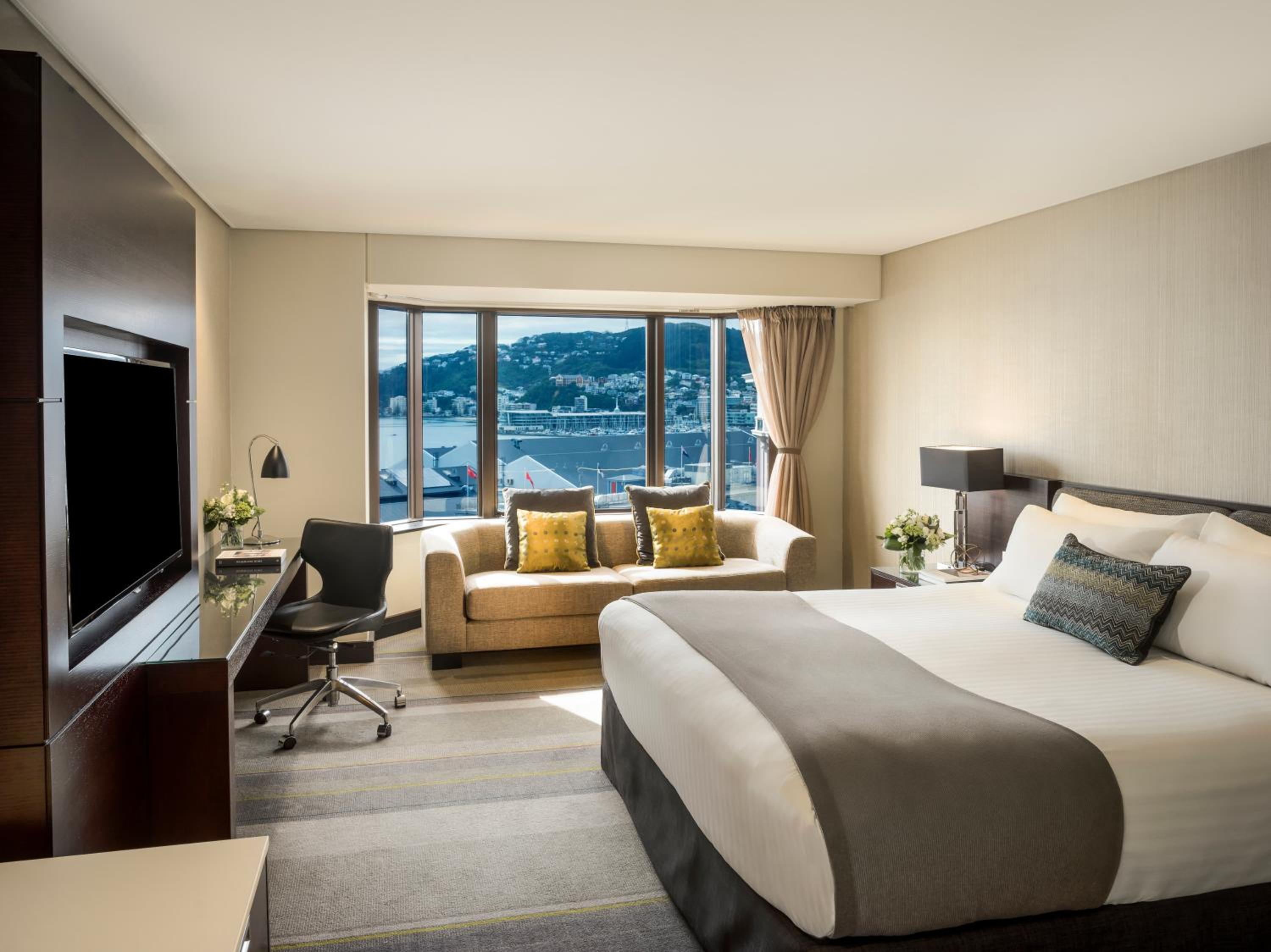 Premium King Room with Harbor View - Club Lounge Access