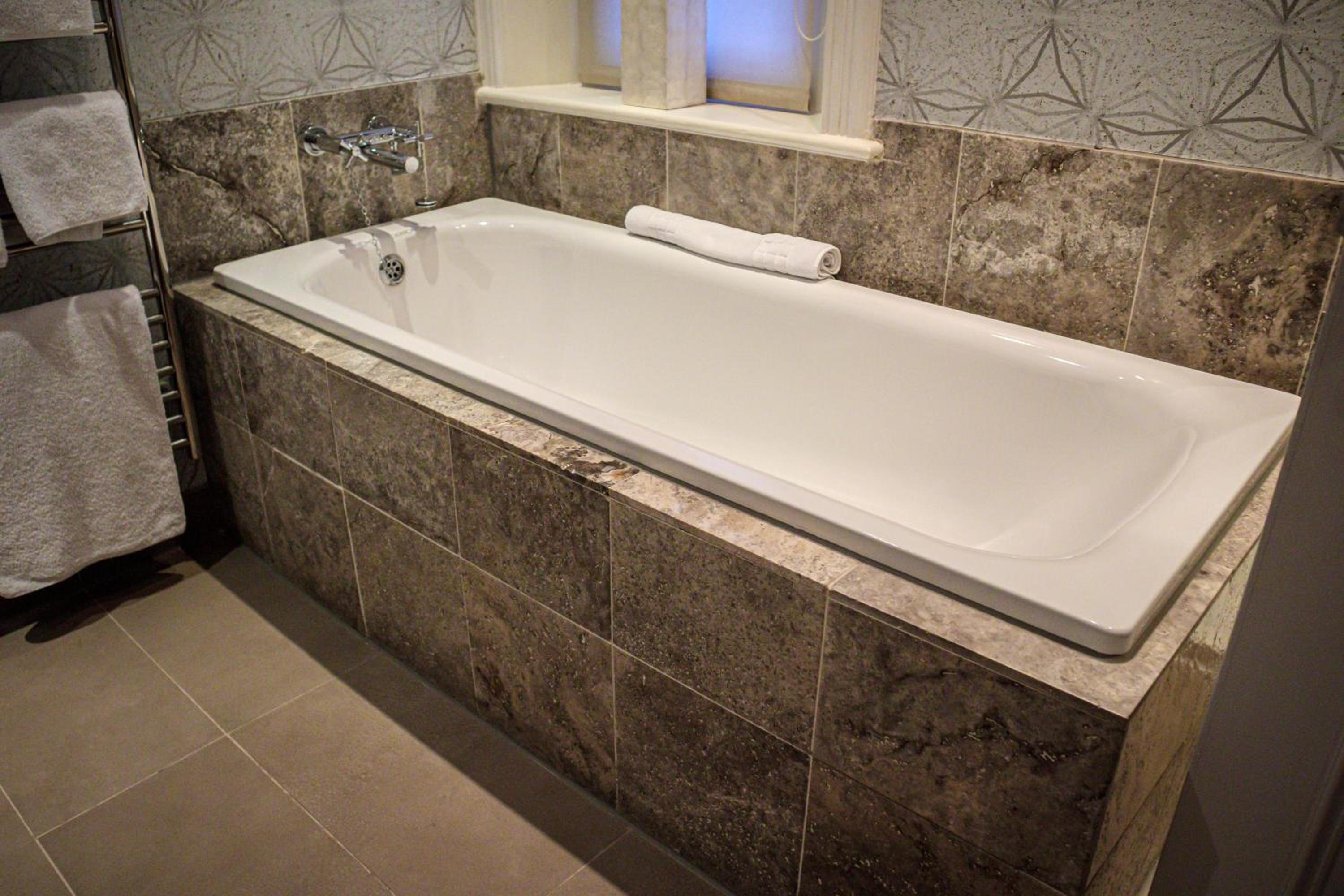 Comfy King Room - Photo 7