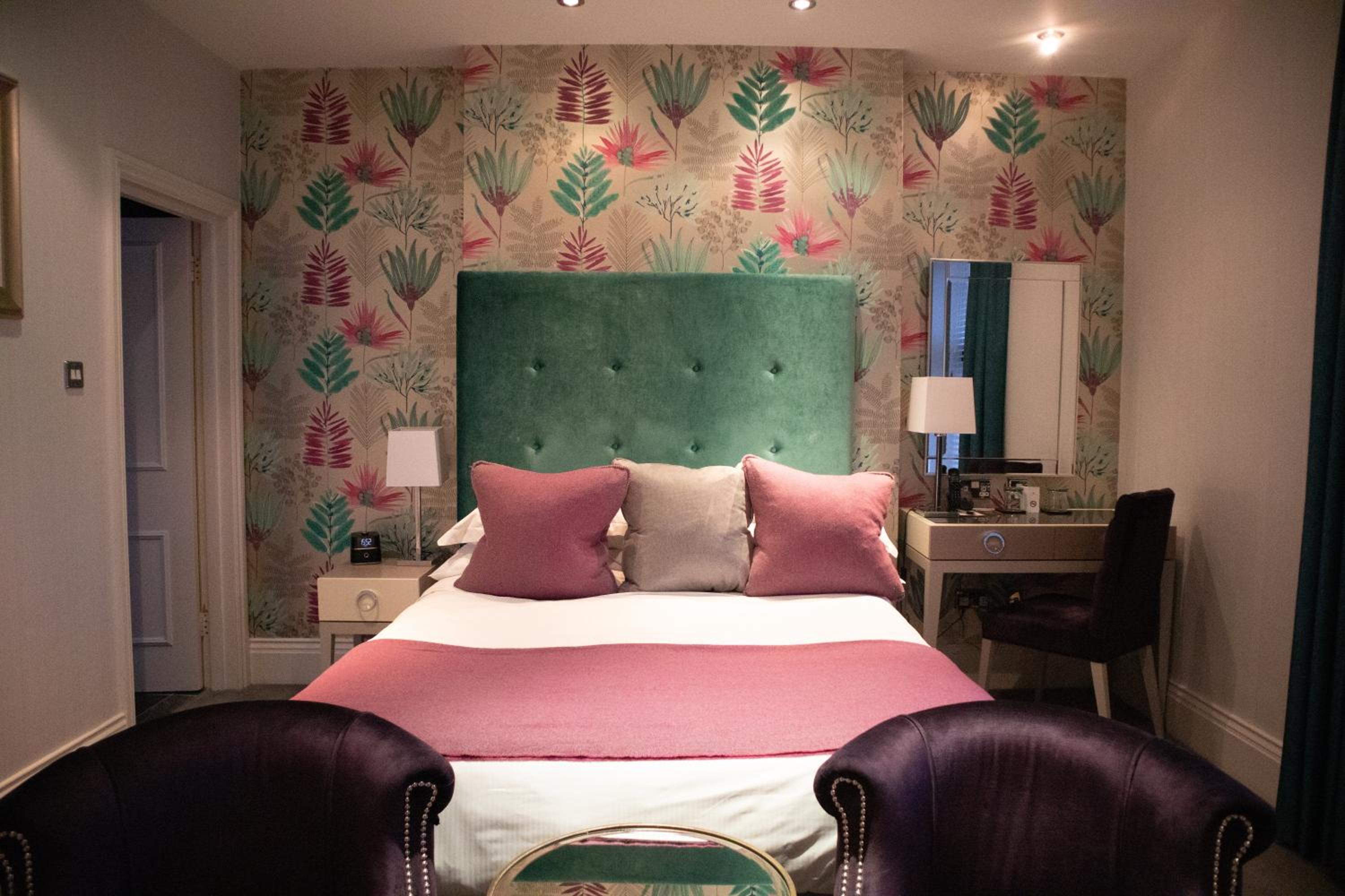Comfy King Room - Photo 10