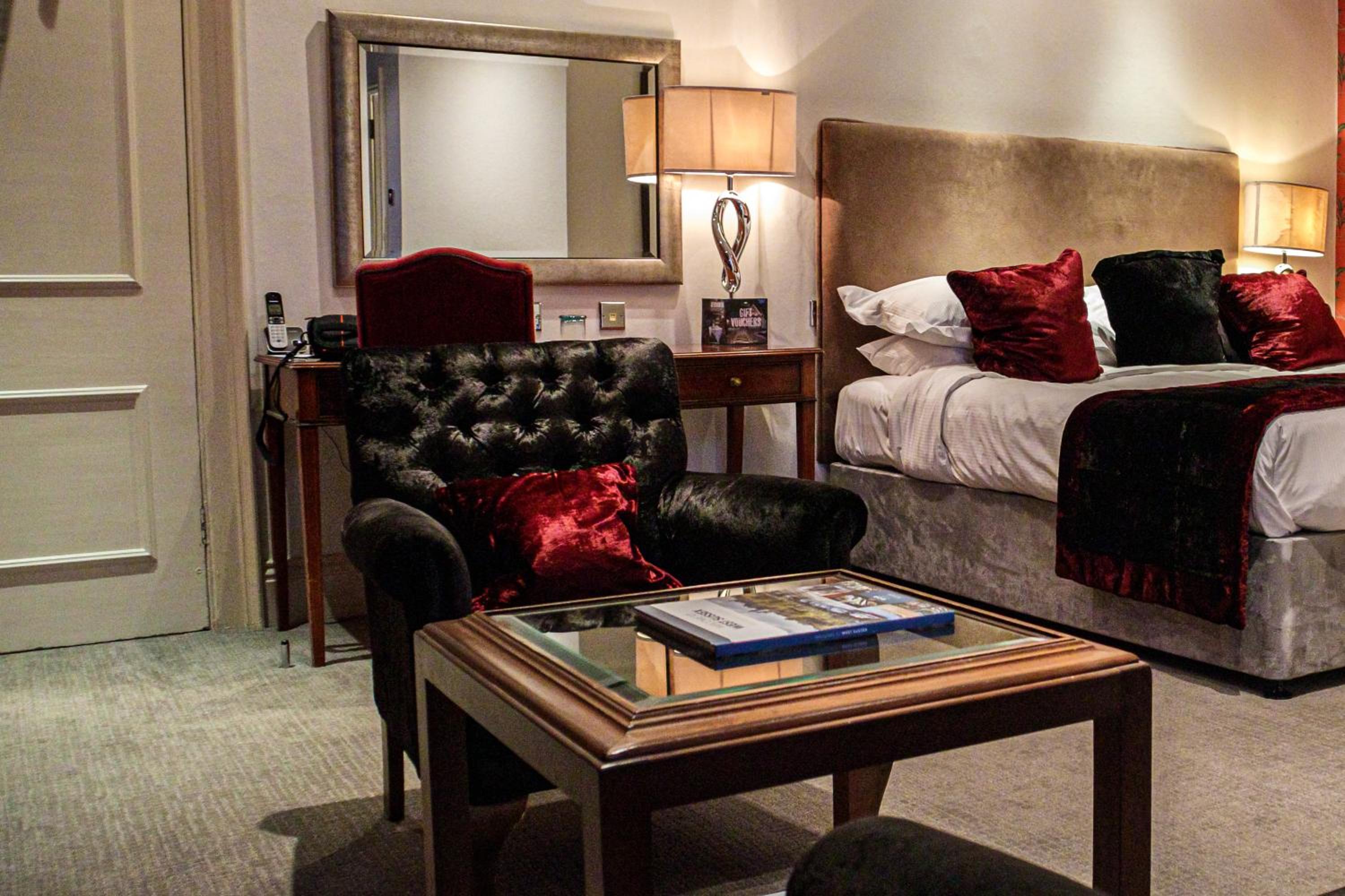 Comfy King Room - Photo 9