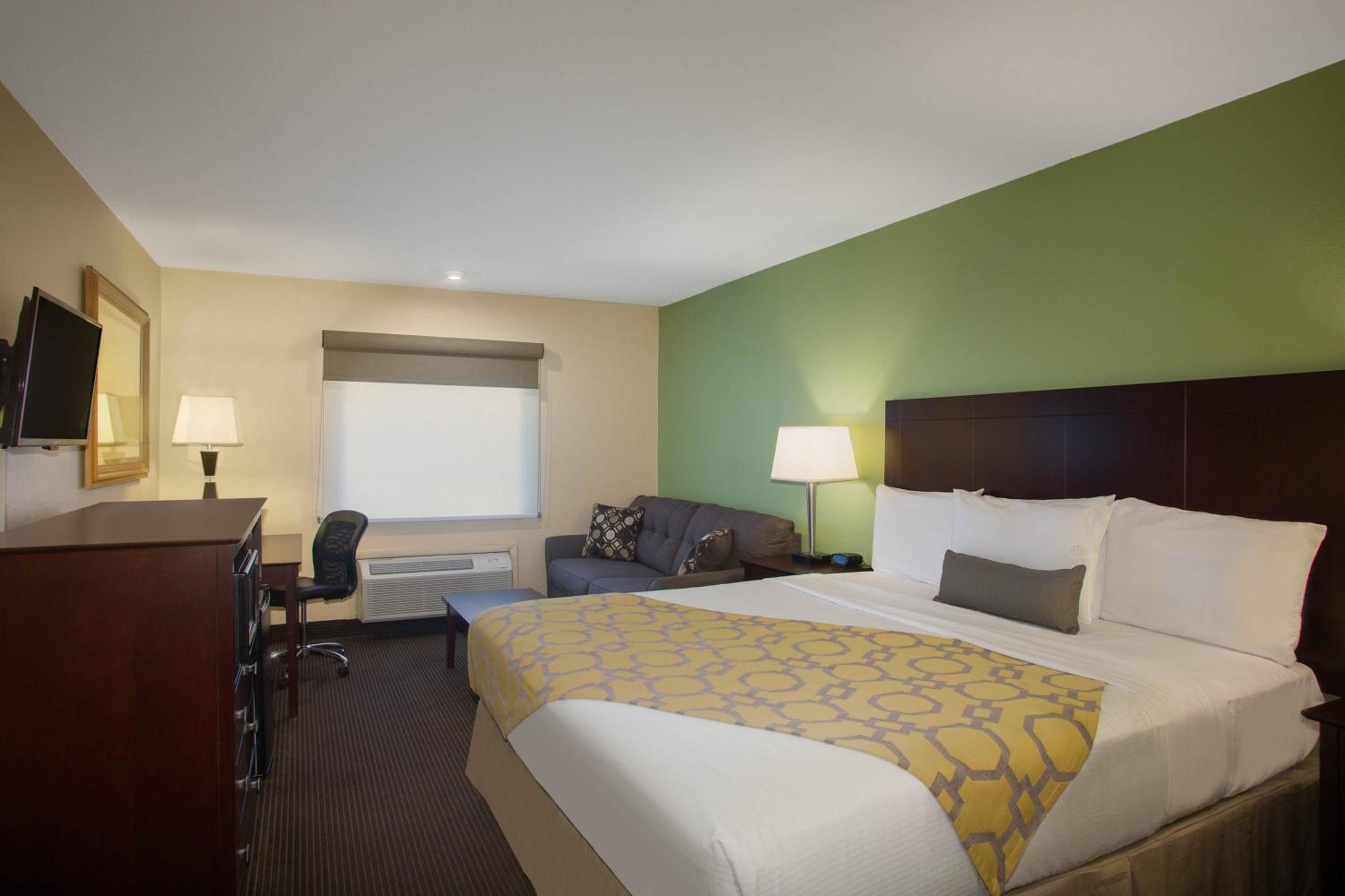 Deluxe King Room - Non-Smoking photo 1