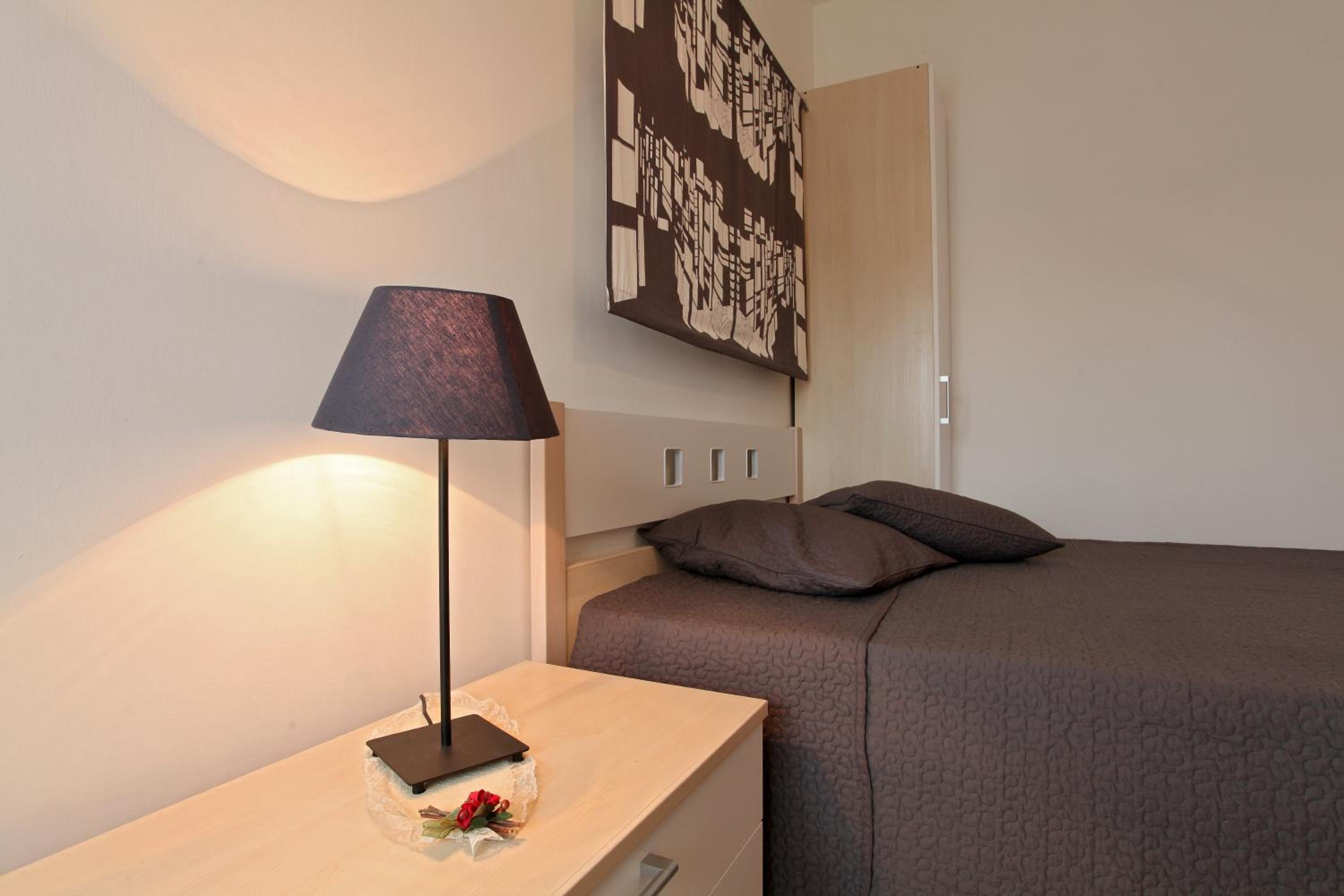 Double Room - Photo 9