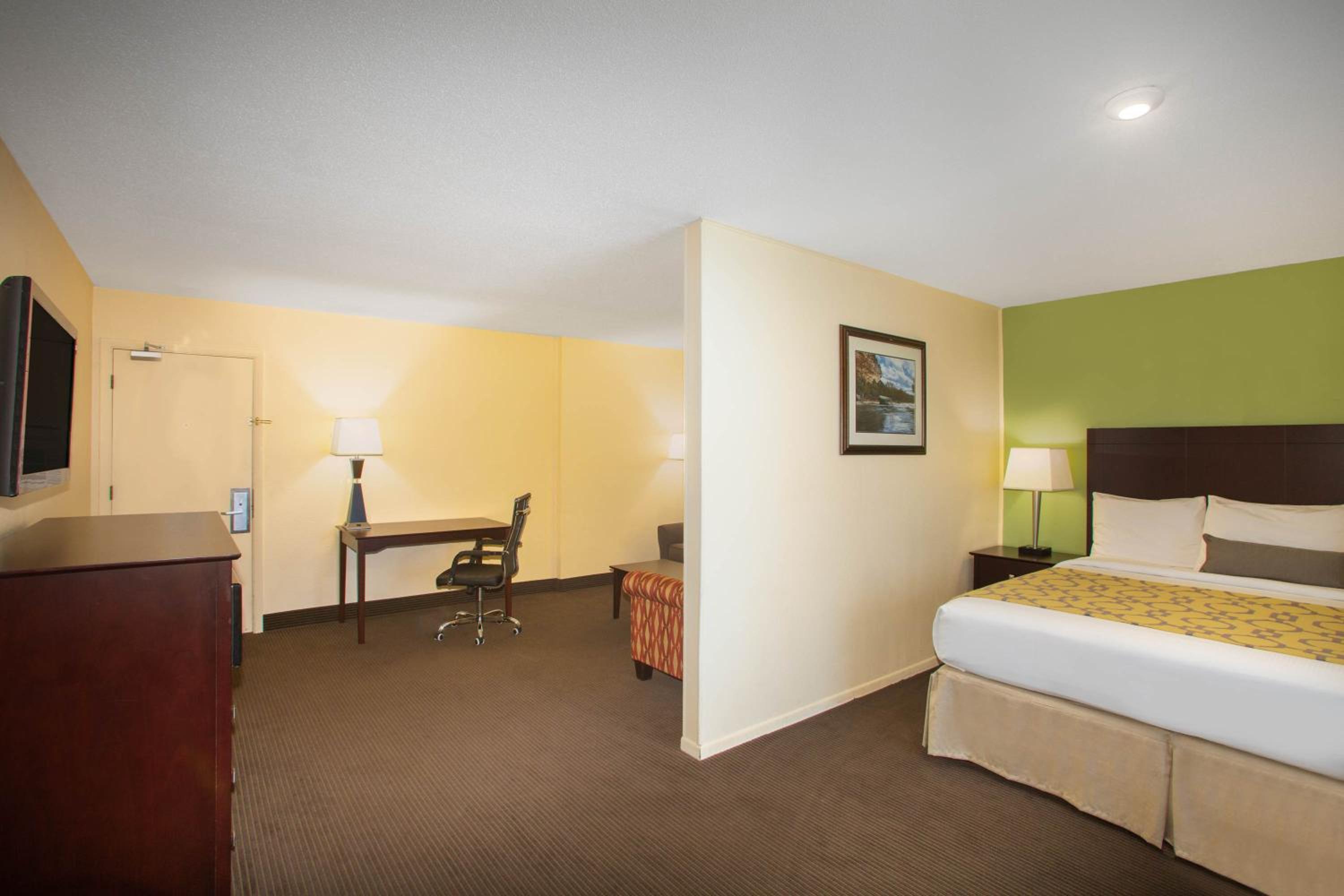 King Studio Suite - Non-Smoking photo 1