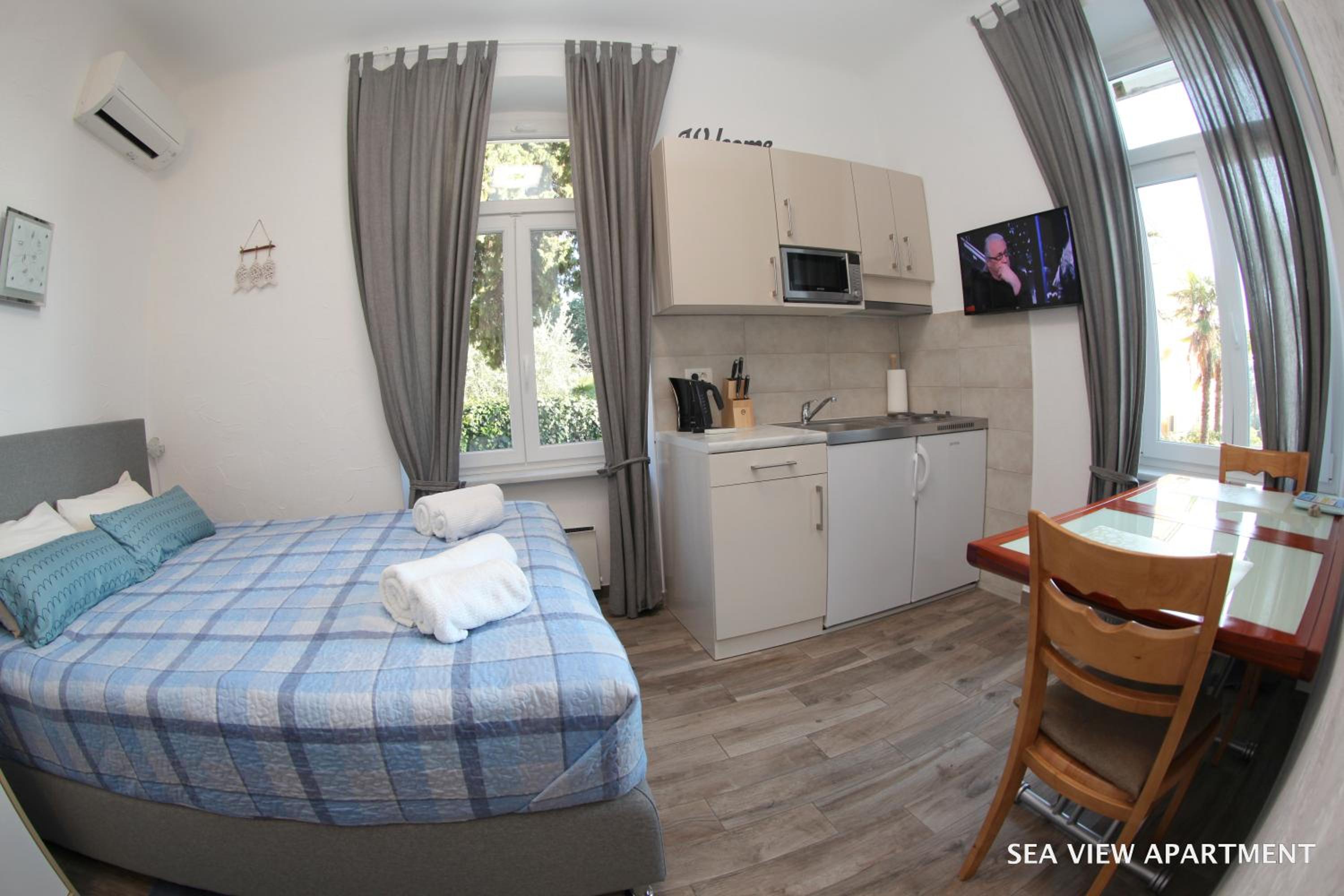 Studio Apartment with Sea View photo 3