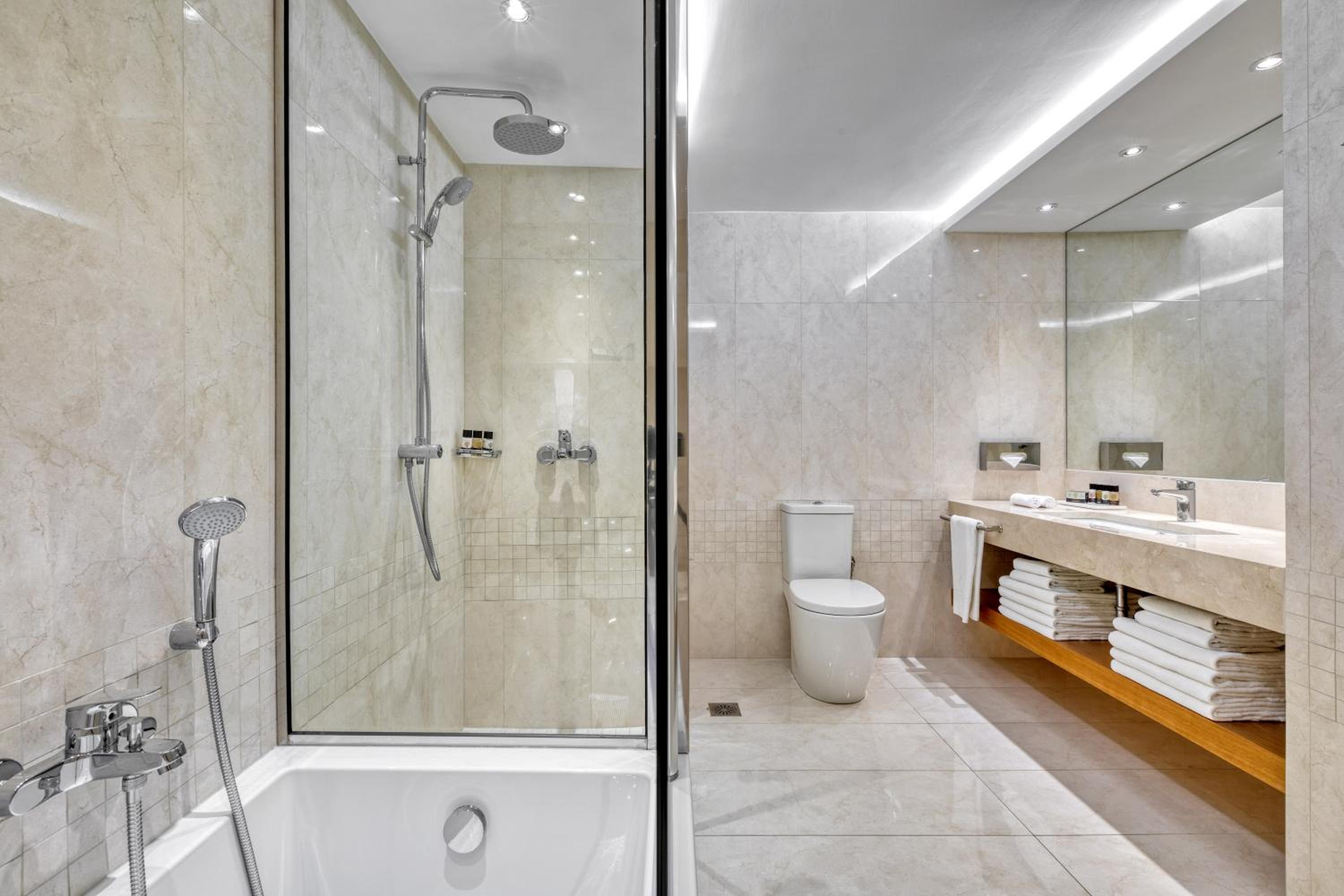 Premier Suite - Photo 4