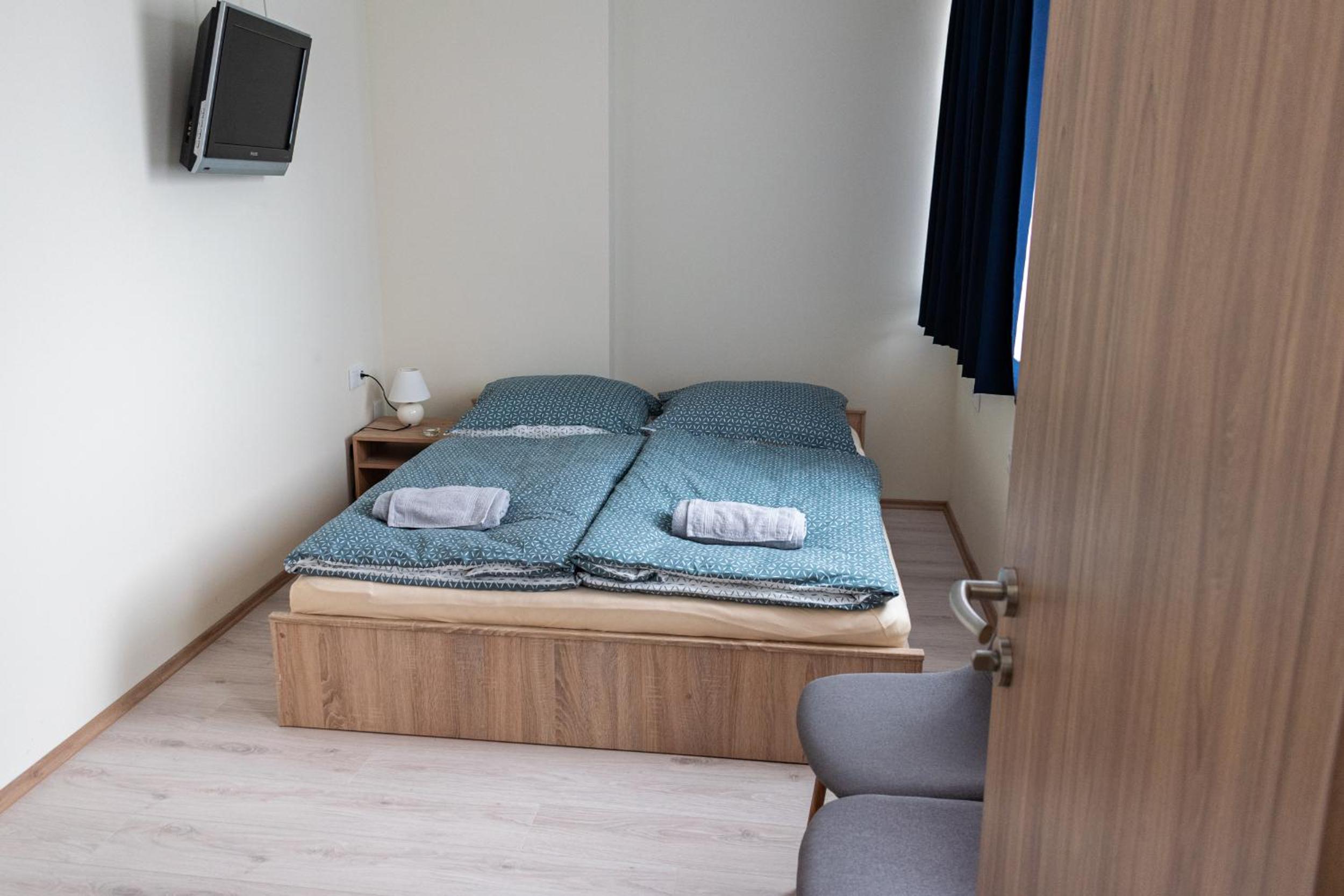 Double Room with Private Bathroom - Photo 6