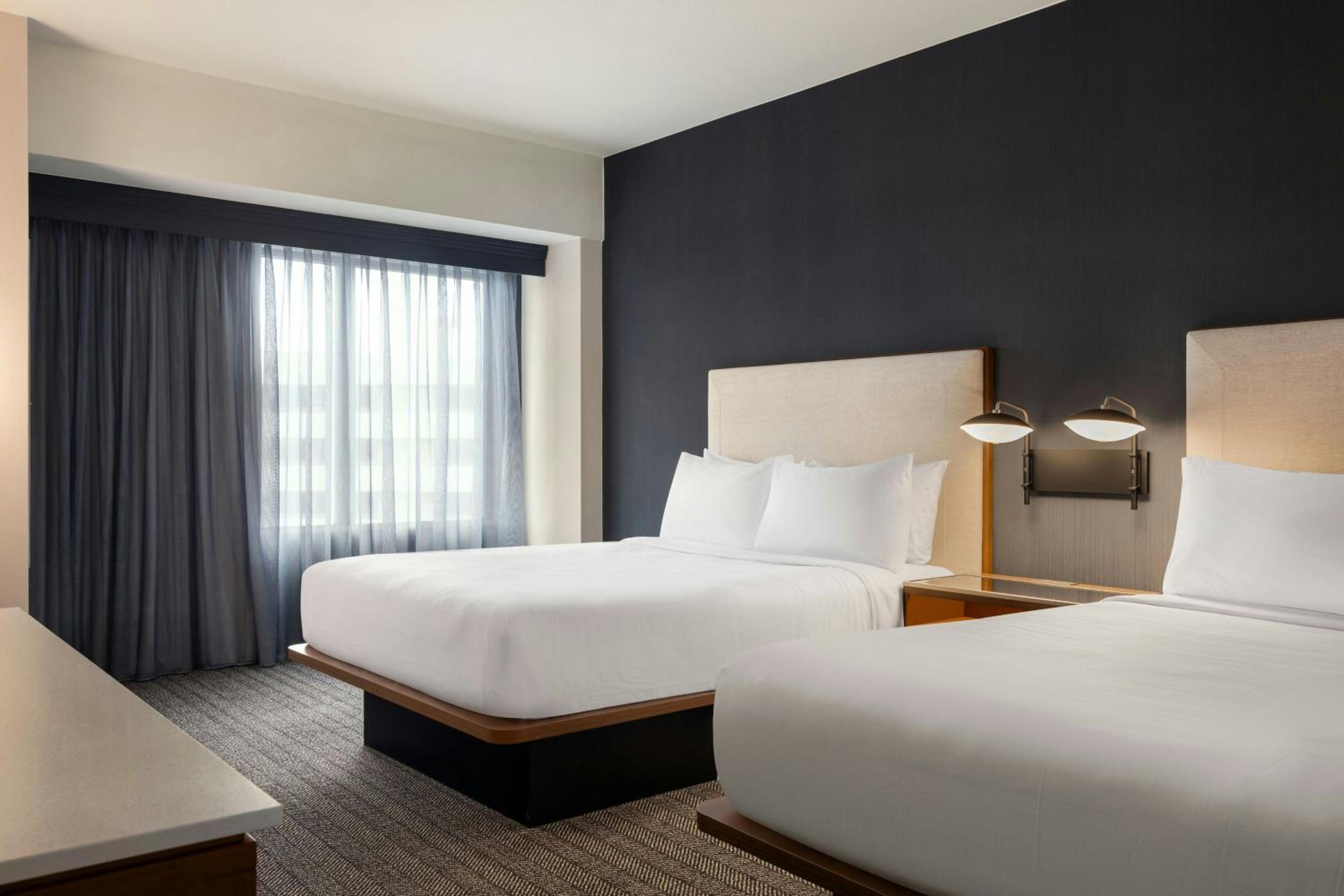 Queen Room with Two Queen Beds and Roll-In Shower - Mobility Access/Hearing Accessible