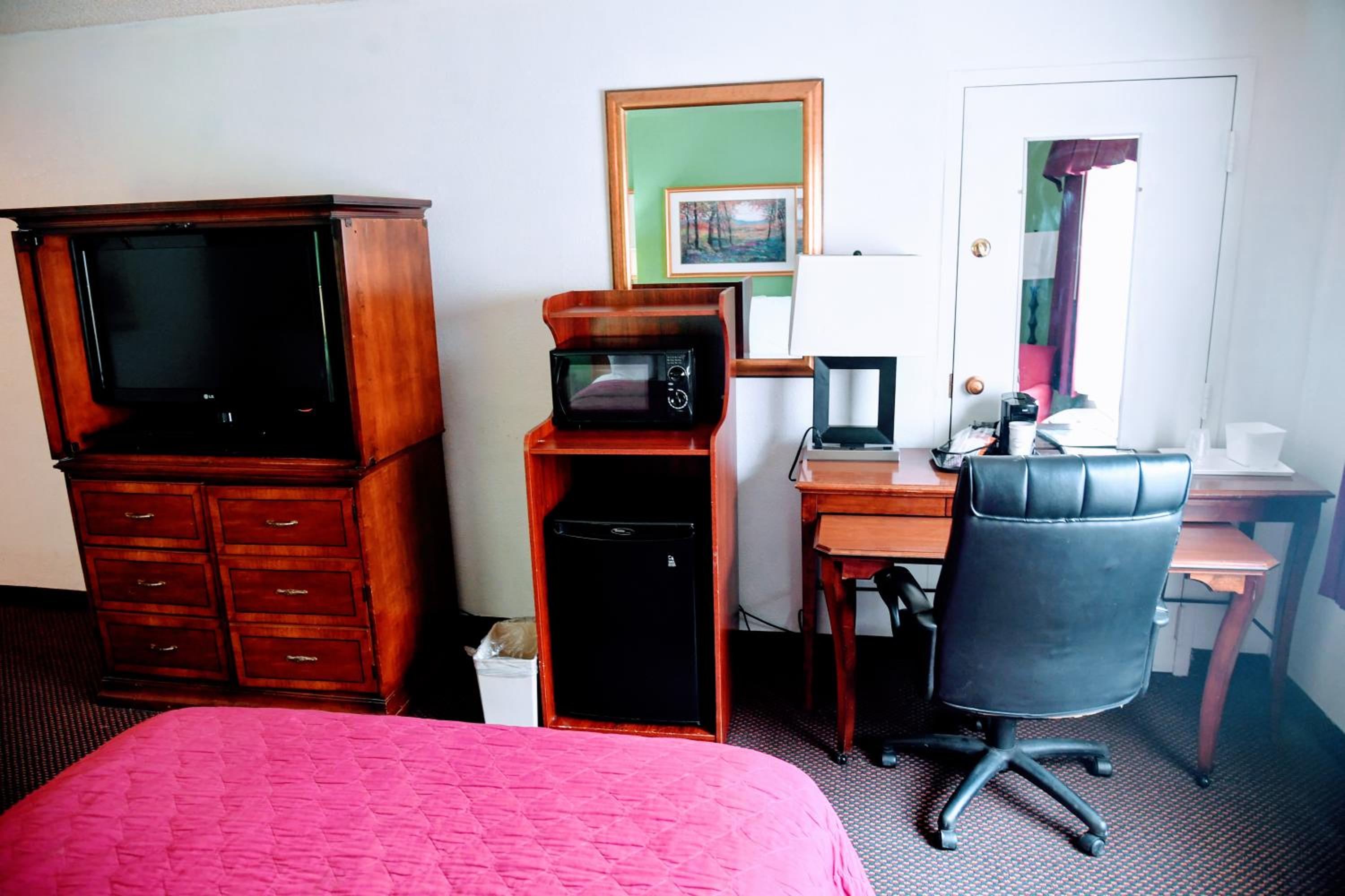 Double Room with Two Double Beds - Non-Smoking - Photo 1