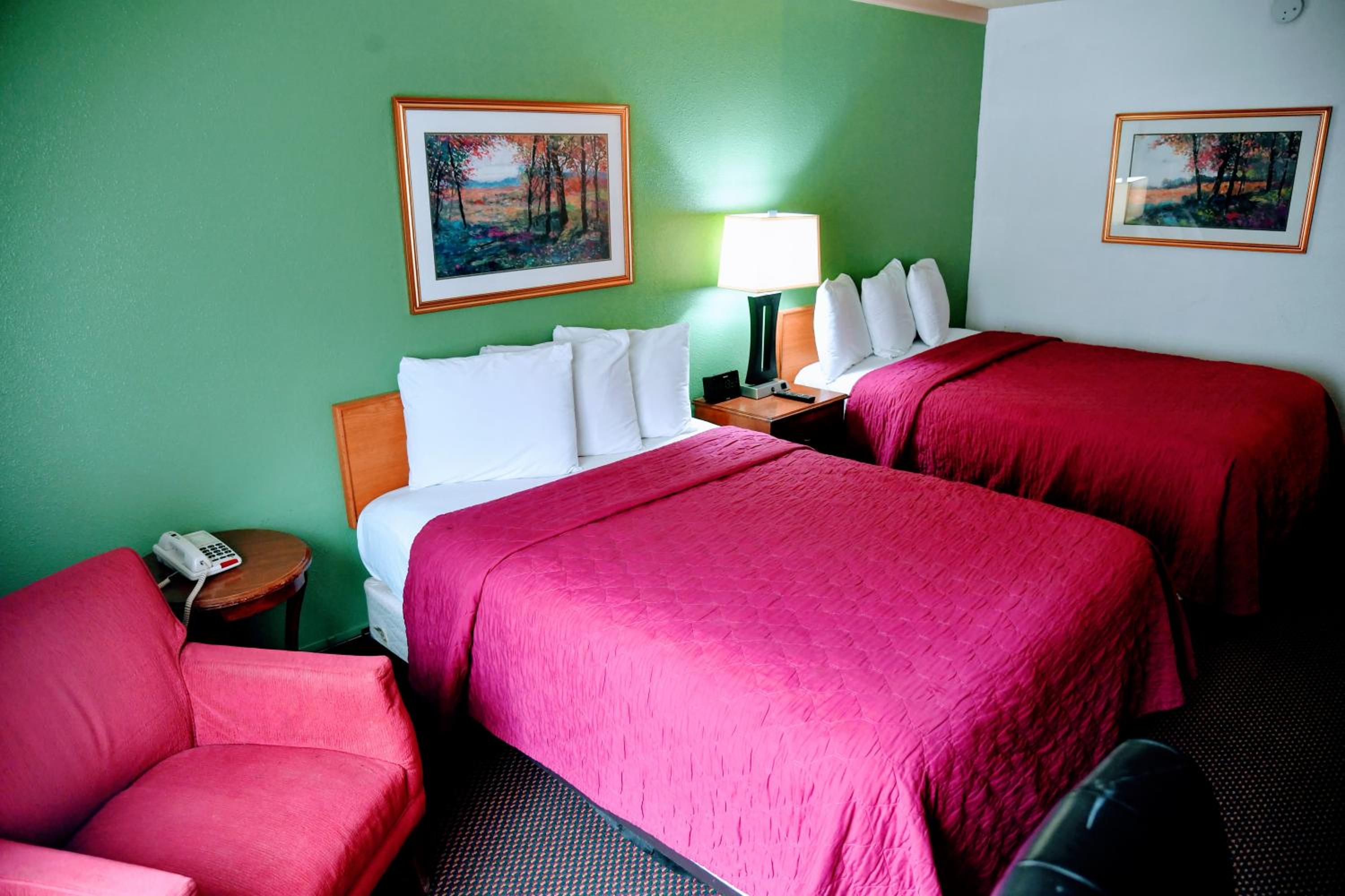 Double Room with Two Double Beds - Non-Smoking - Photo 2