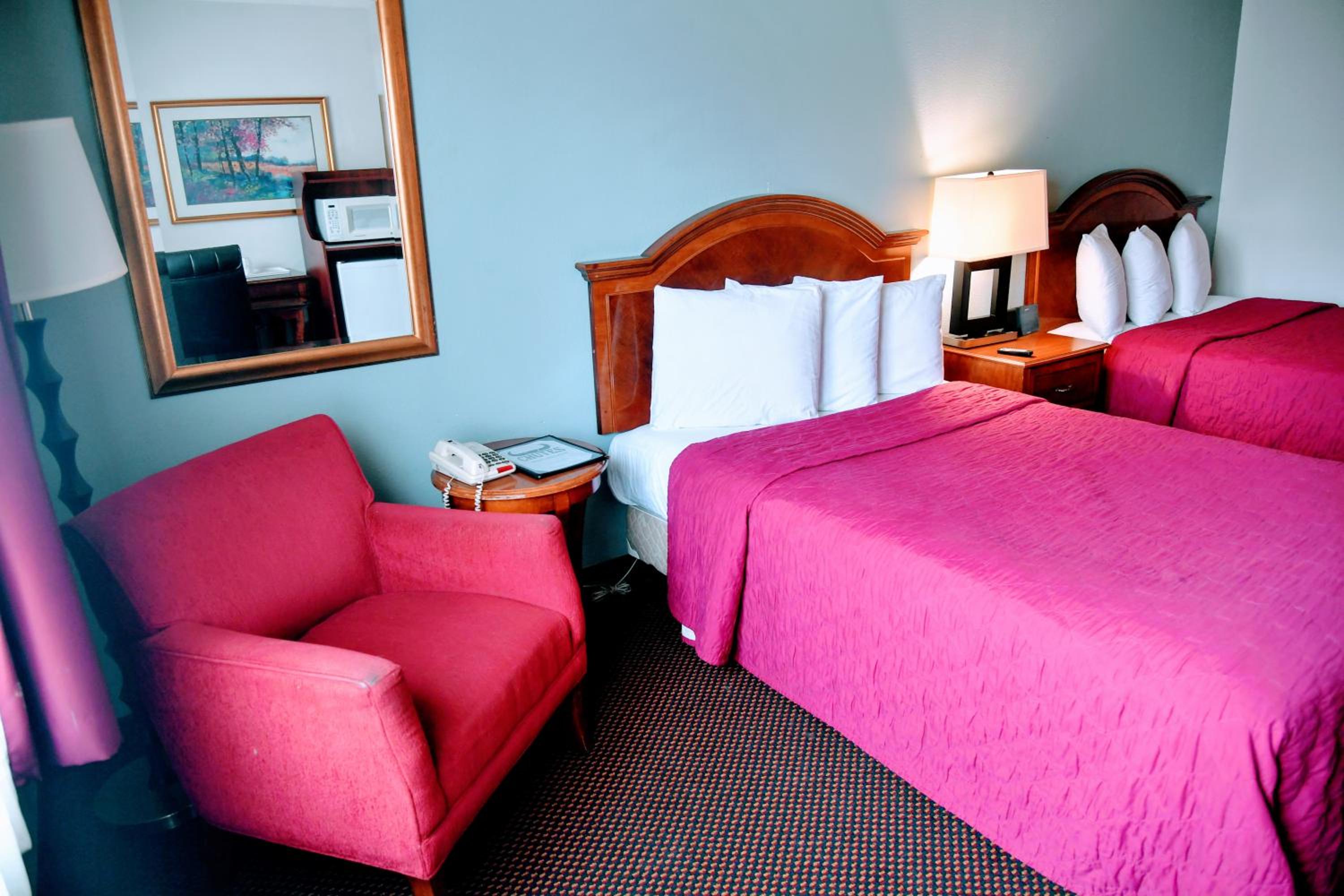 Double Room with Two Double Beds - Non-Smoking - Photo 9