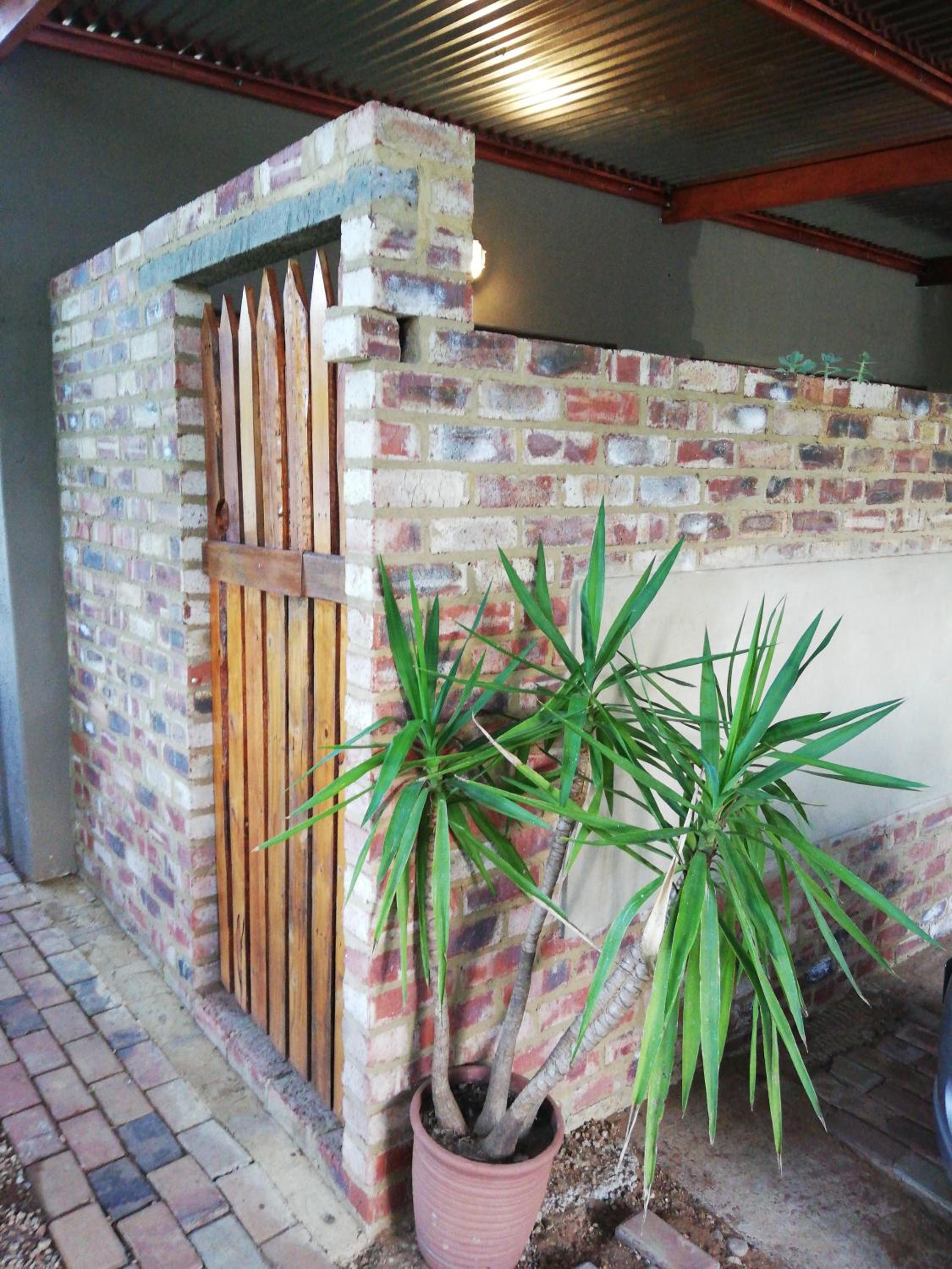 One-Bedroom Apartment - Photo 8