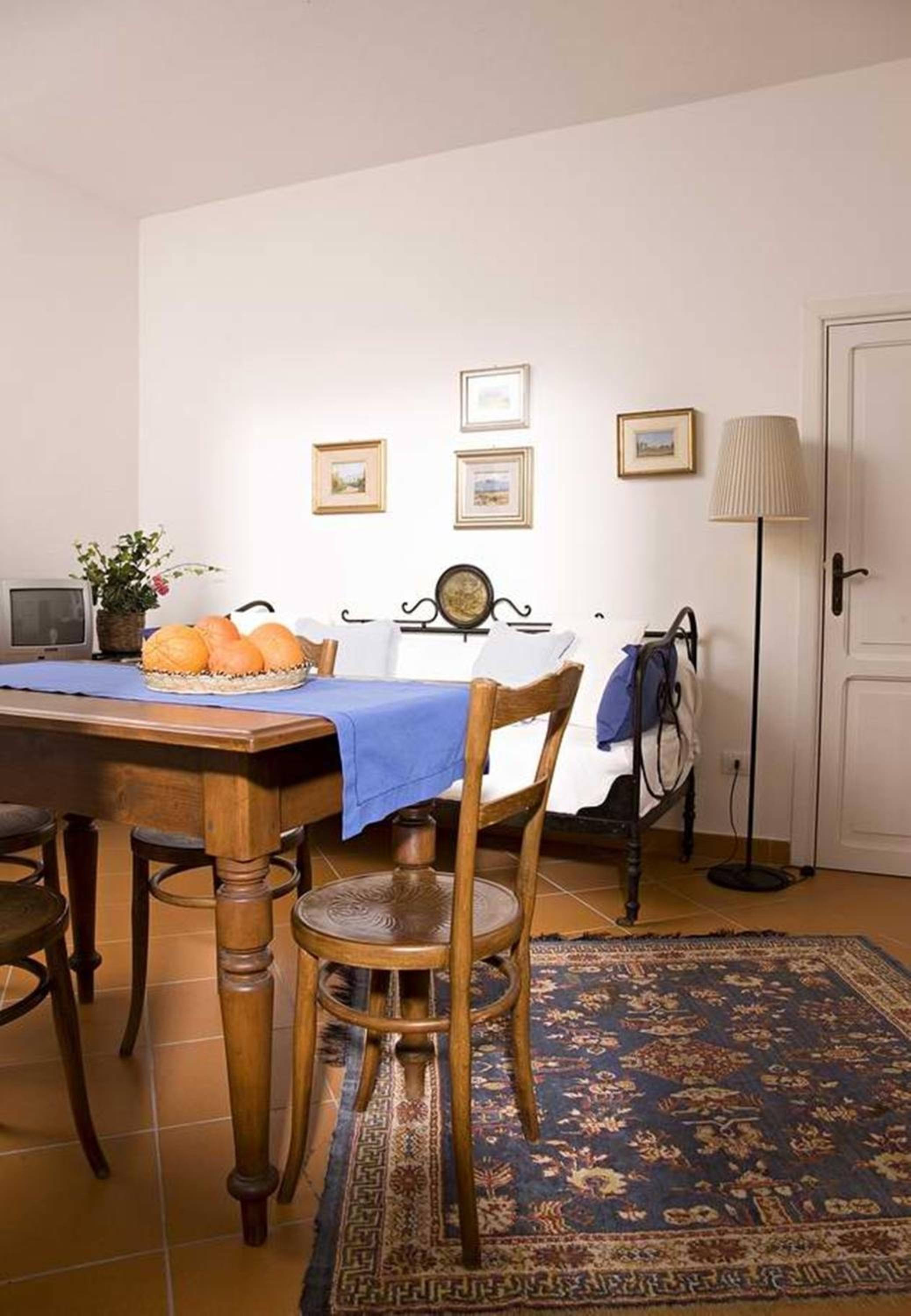 One-Bedroom Apartment with Terrace photo 3