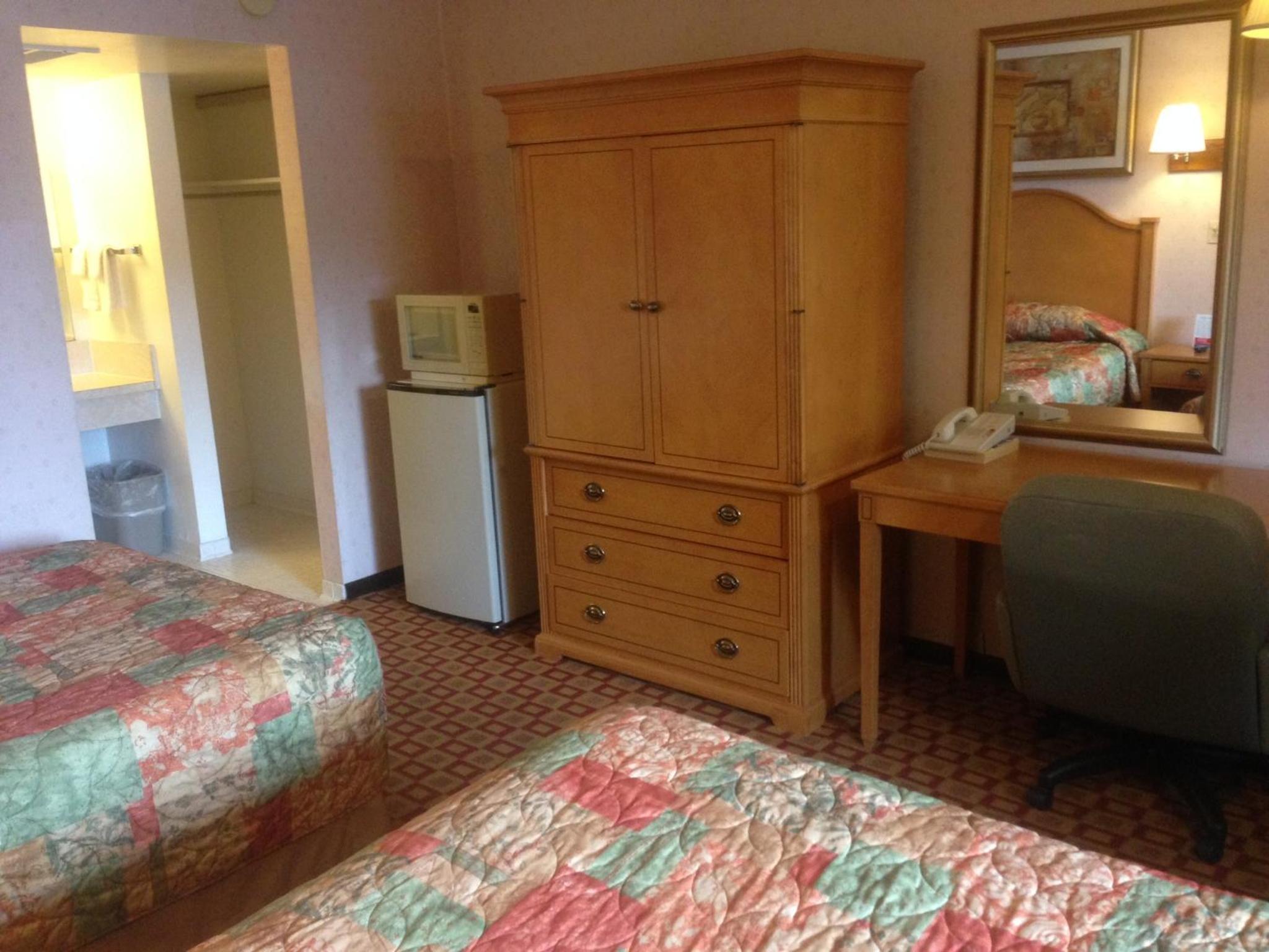  Deluxe Queen Room with Two Queen Beds - Photo 1