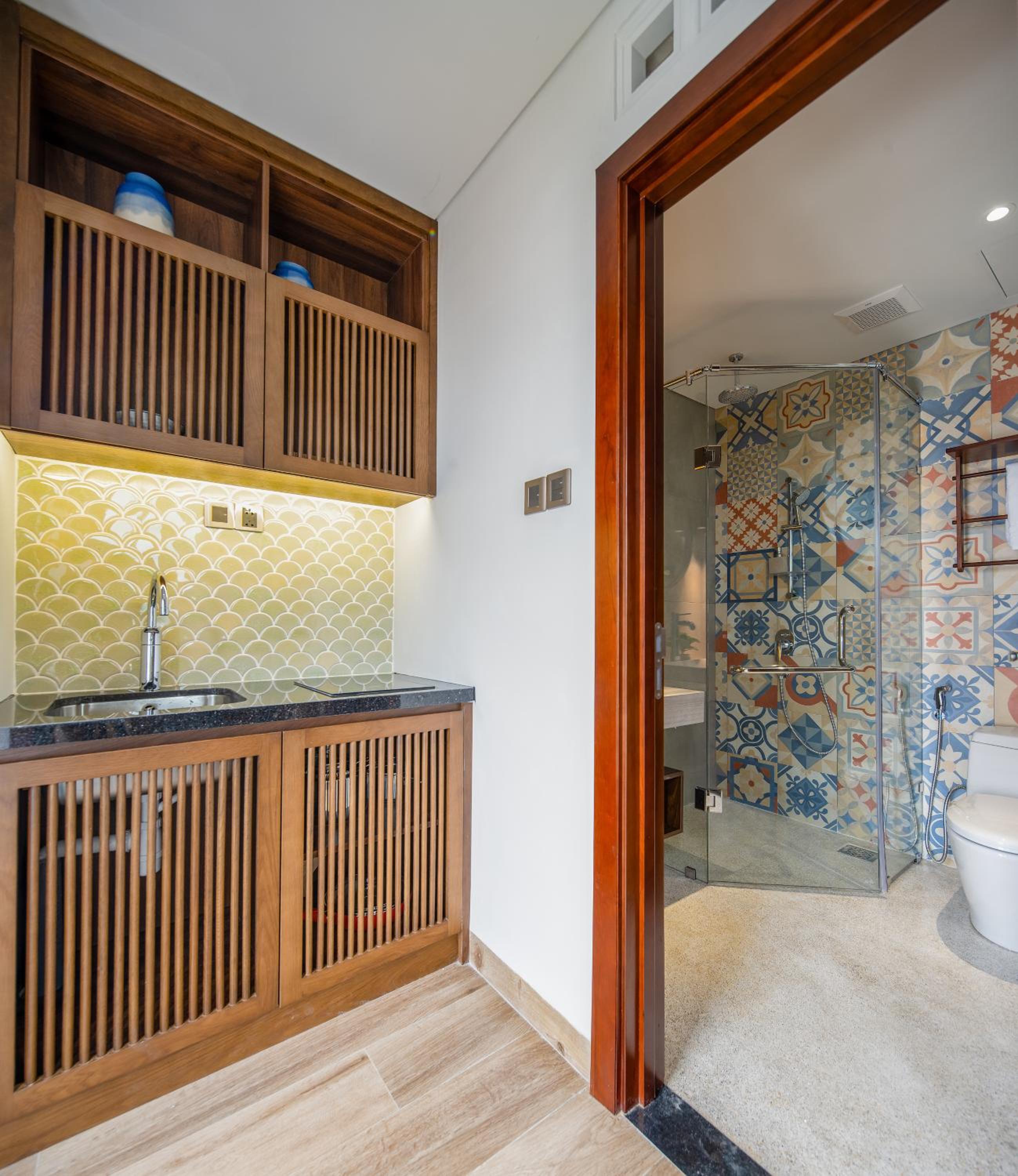 Suite with City View - Photo 8