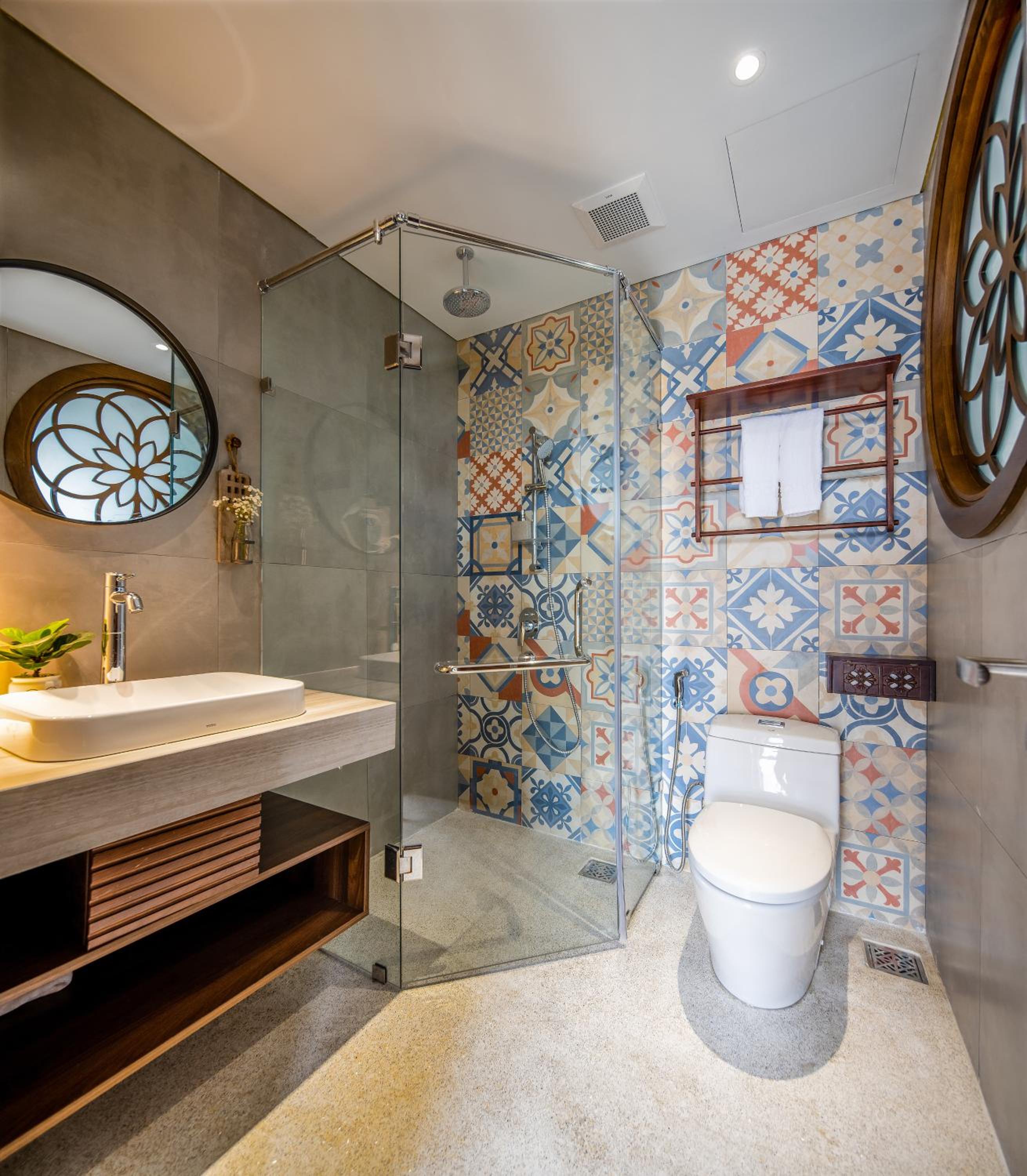 Suite with City View - Photo 13