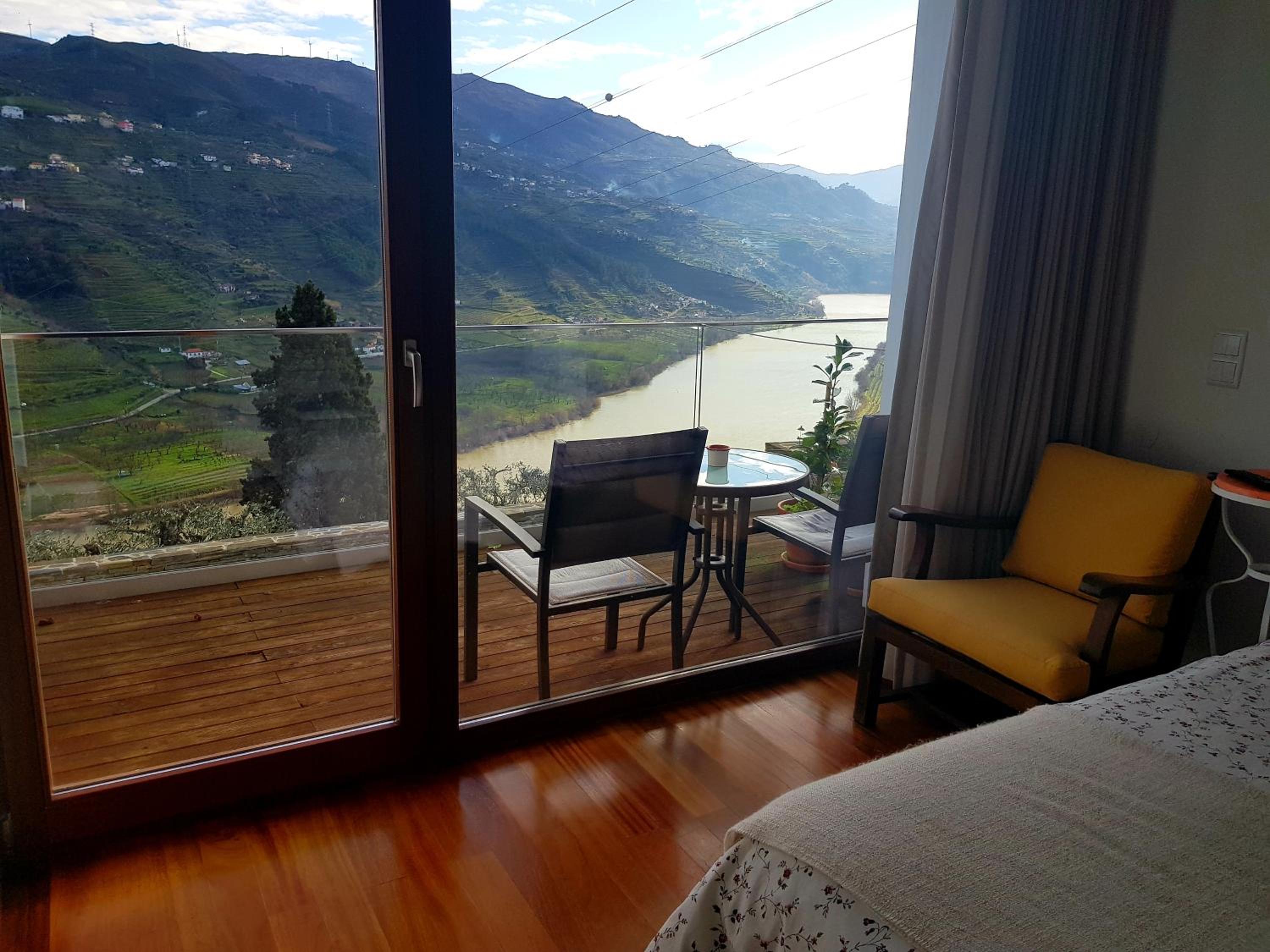 Suite with River View - Photo 8