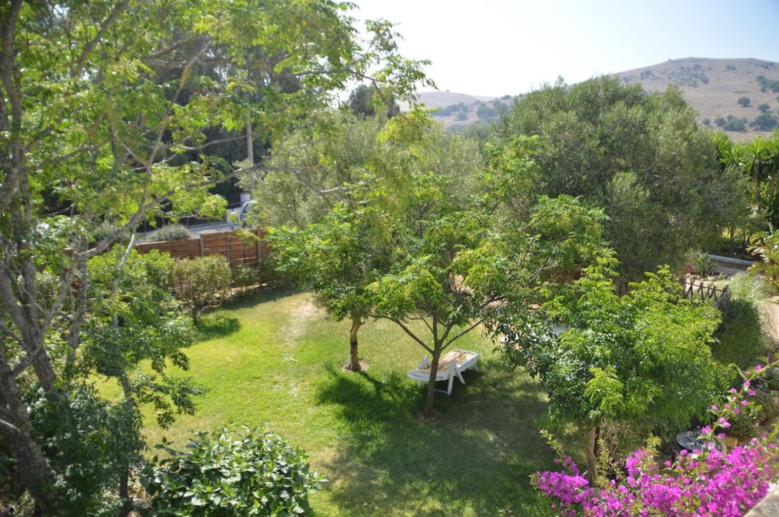 Two-Bedroom Cottage (4 Adults)  photo 2