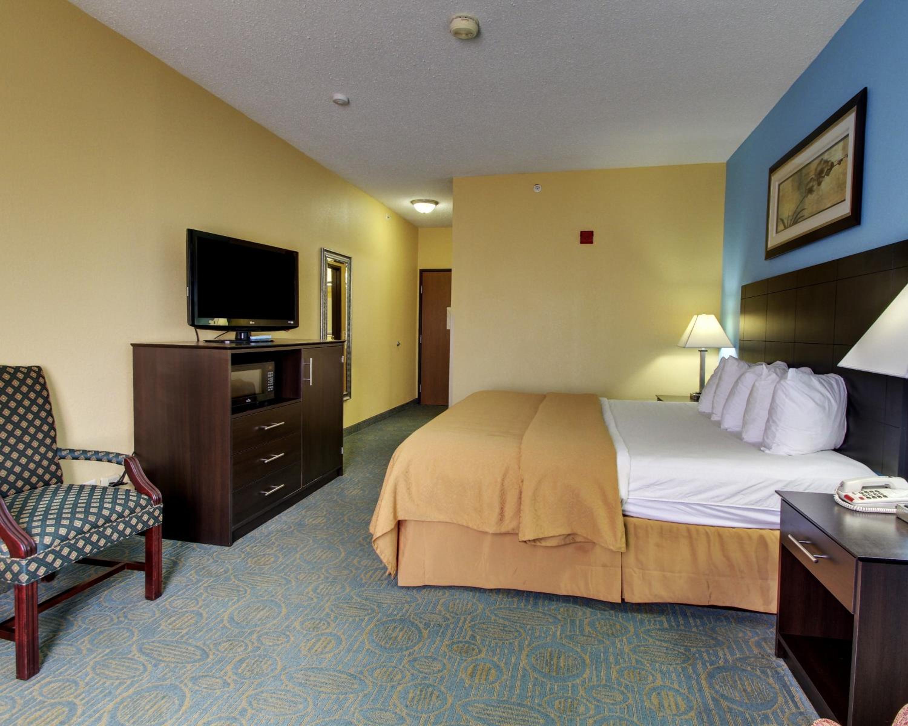 King Room - Non-Smoking - Photo 3