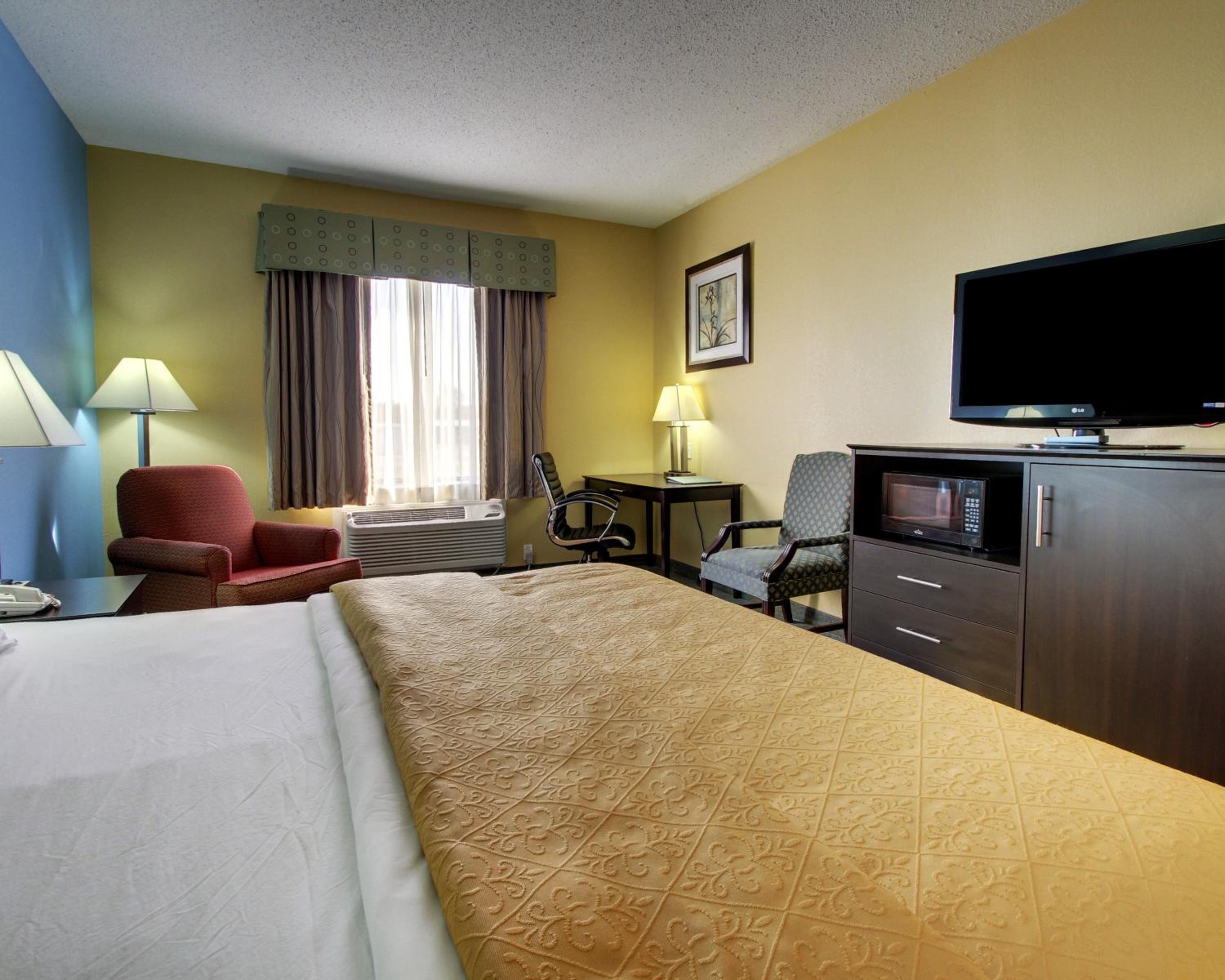 King Room - Non-Smoking - Photo 1