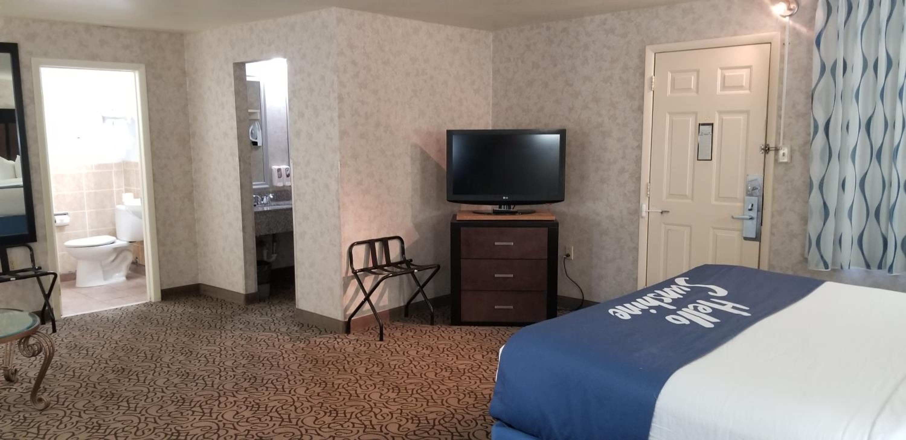 King Studio Suite - Non-Smoking - Photo 3