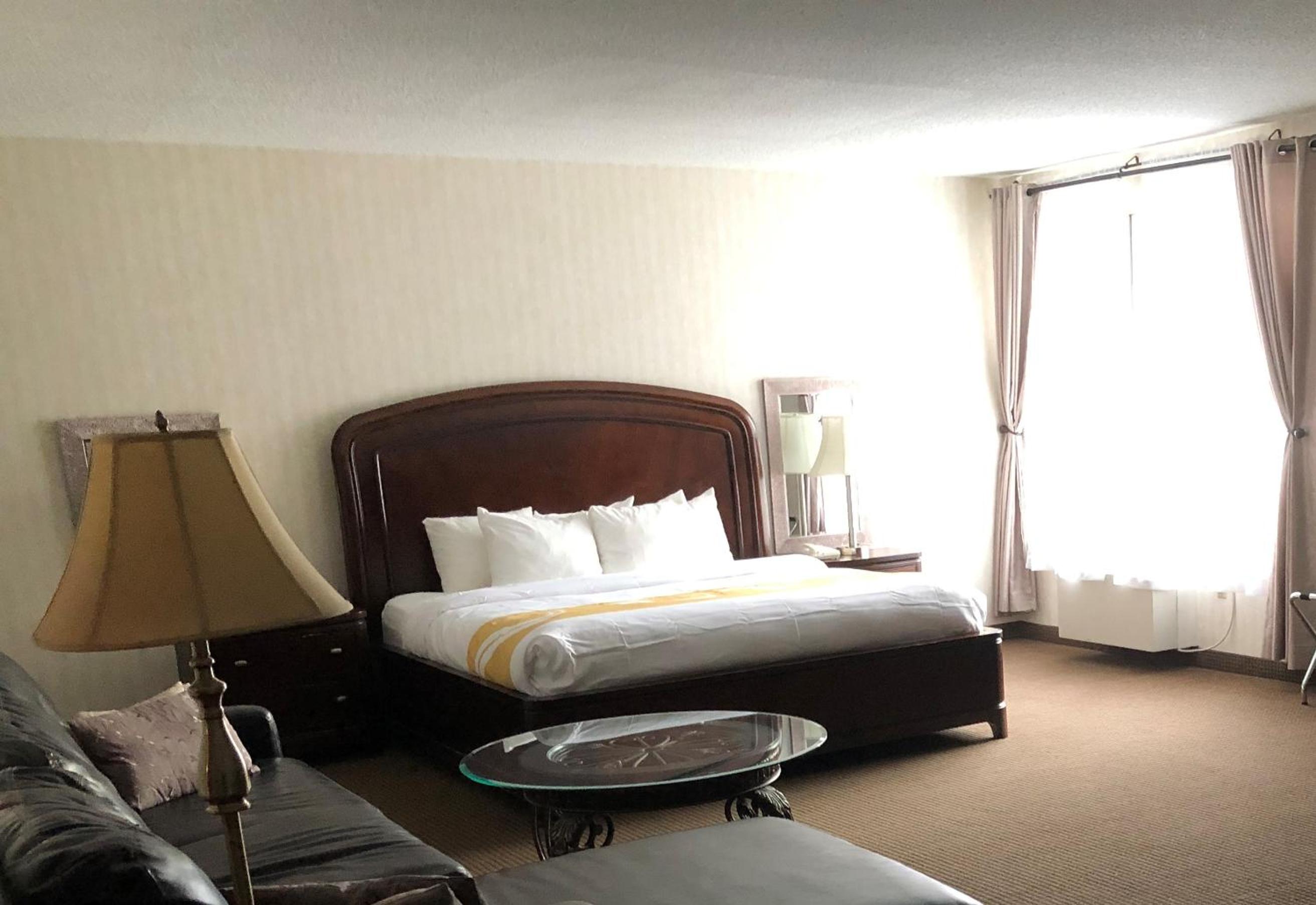 Business King Suite - Non-Smoking