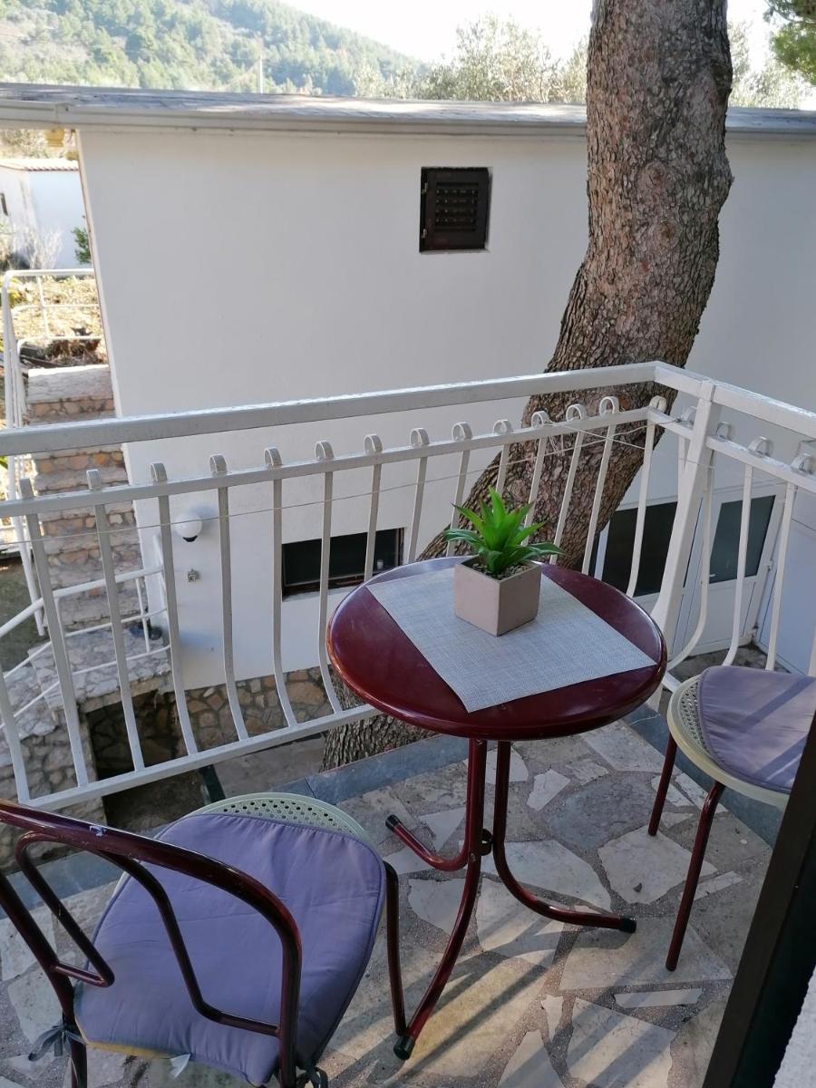 Studio with Balcony photo 1