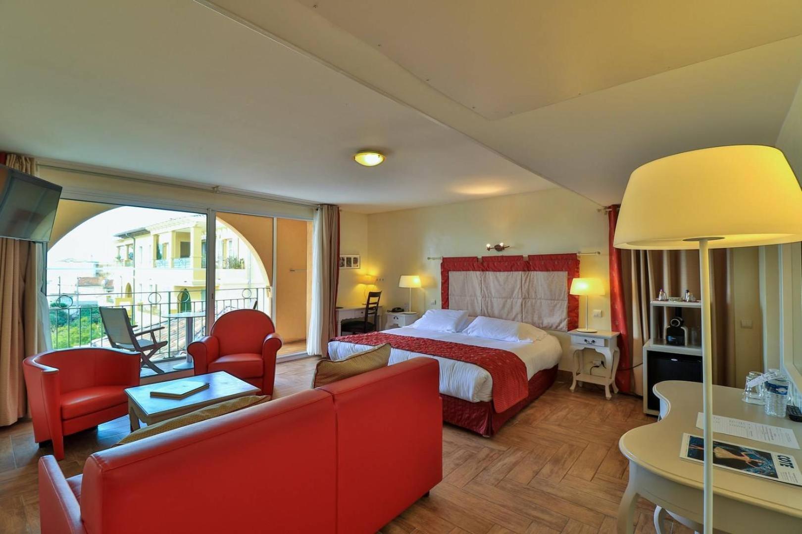 Junior King Suite - Photo 4