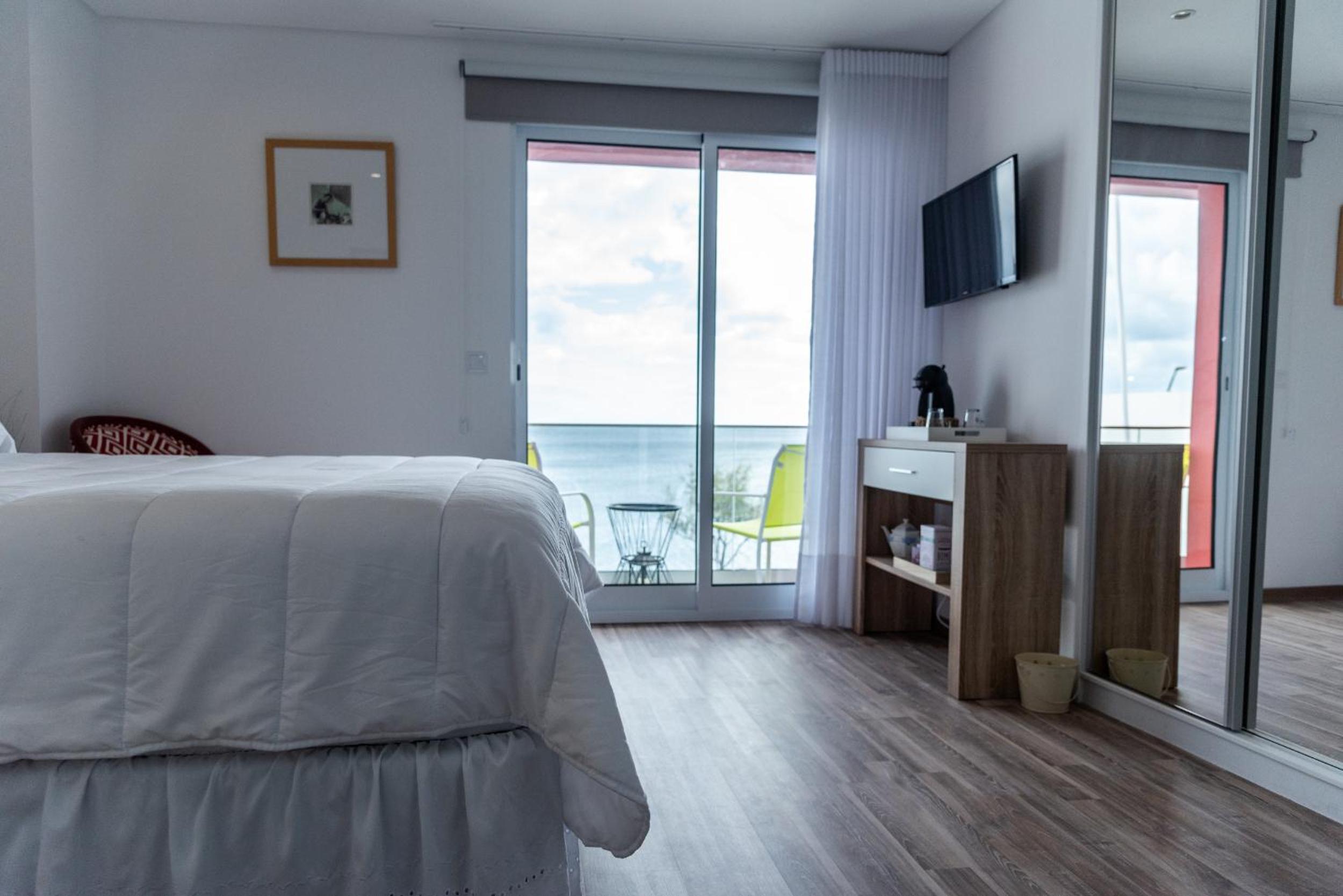 Deluxe Double Room with Balcony and Sea View - Photo 1