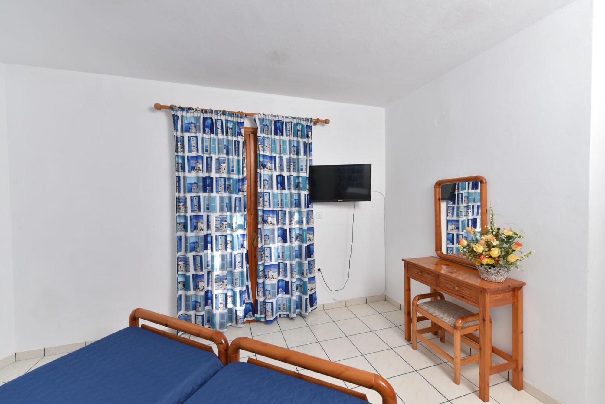 Studio with Garden View - Photo 19