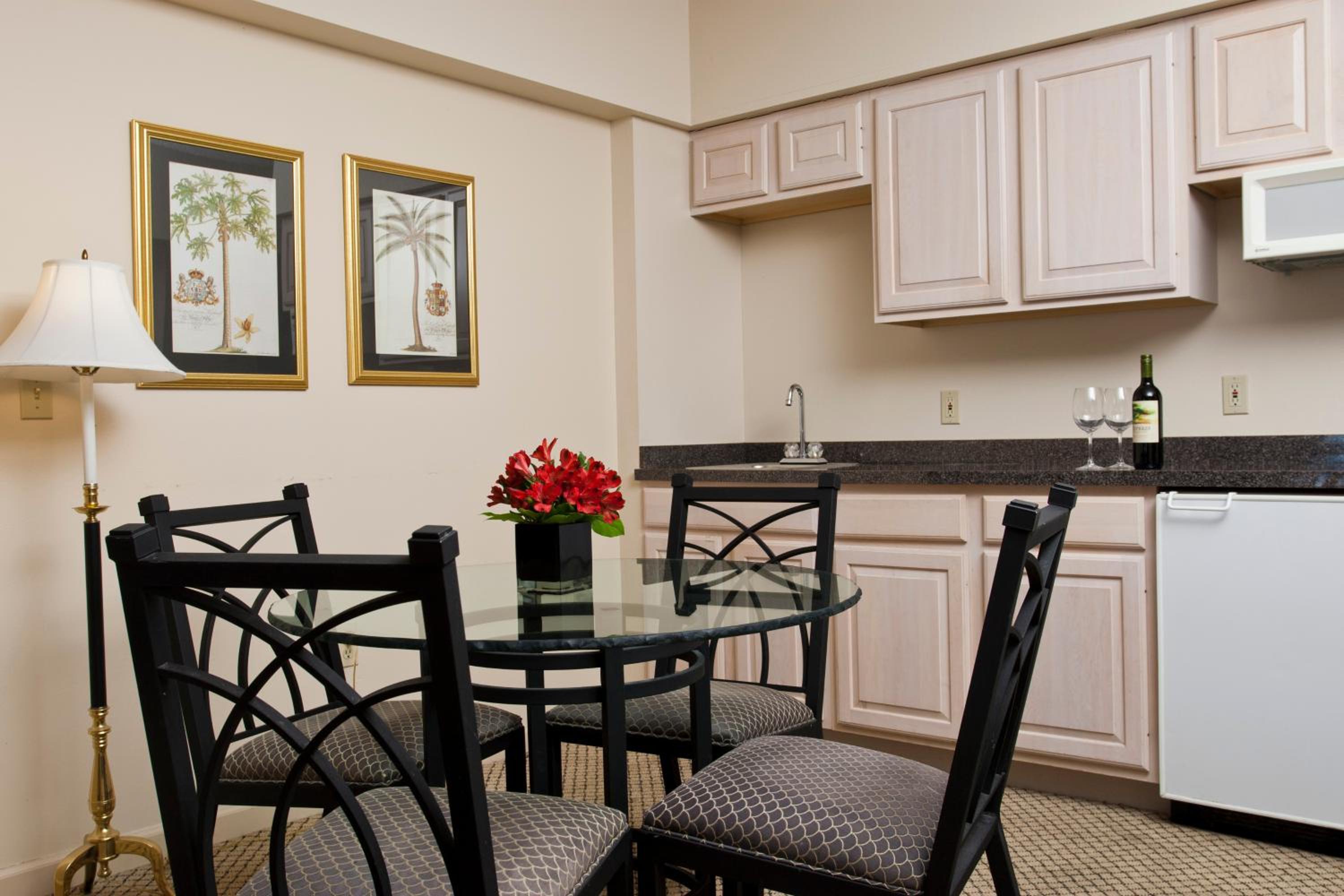 Two-Bedroom Suite - Photo 2