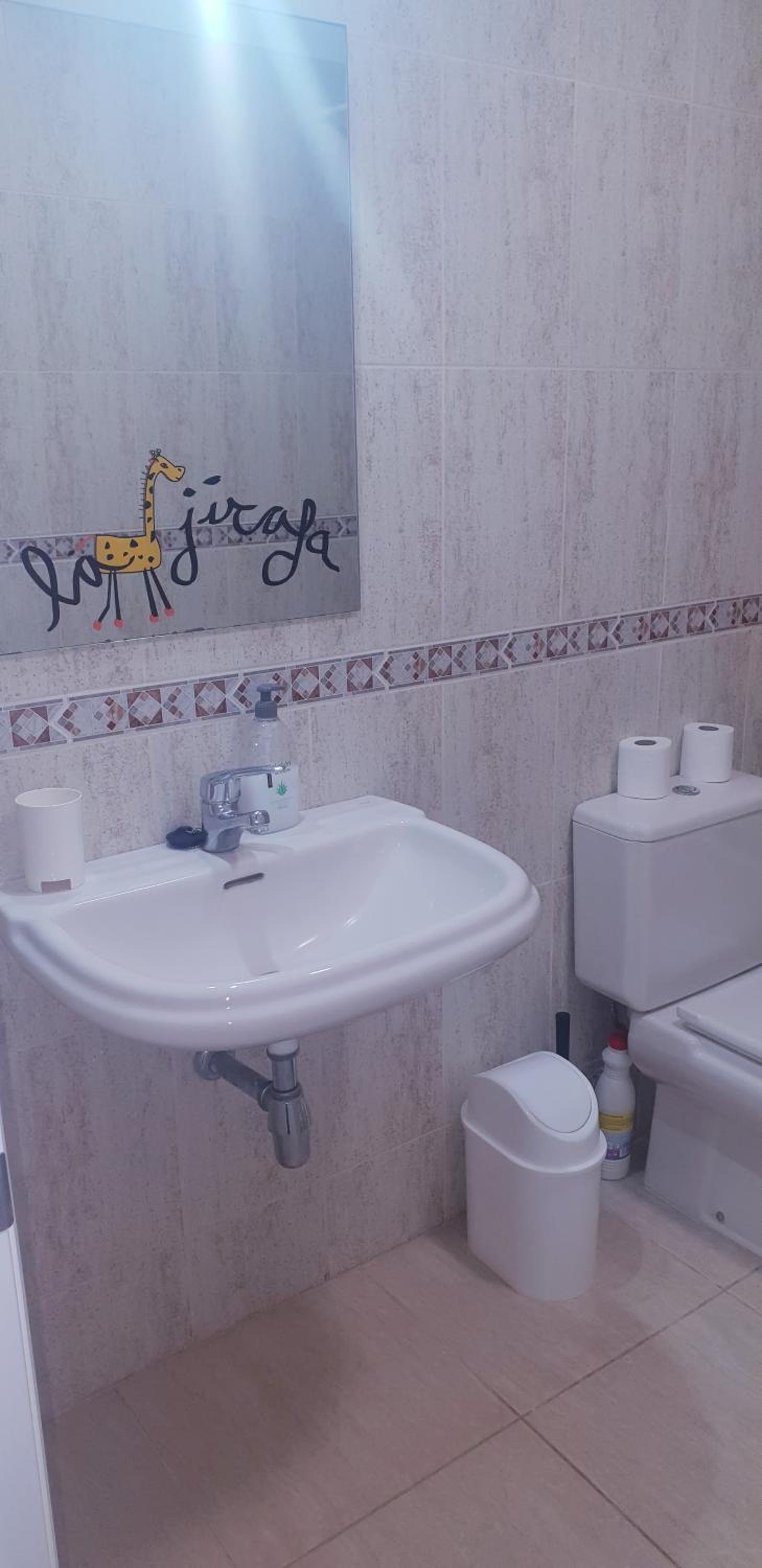 Single Room with Shared Toilet photo 2