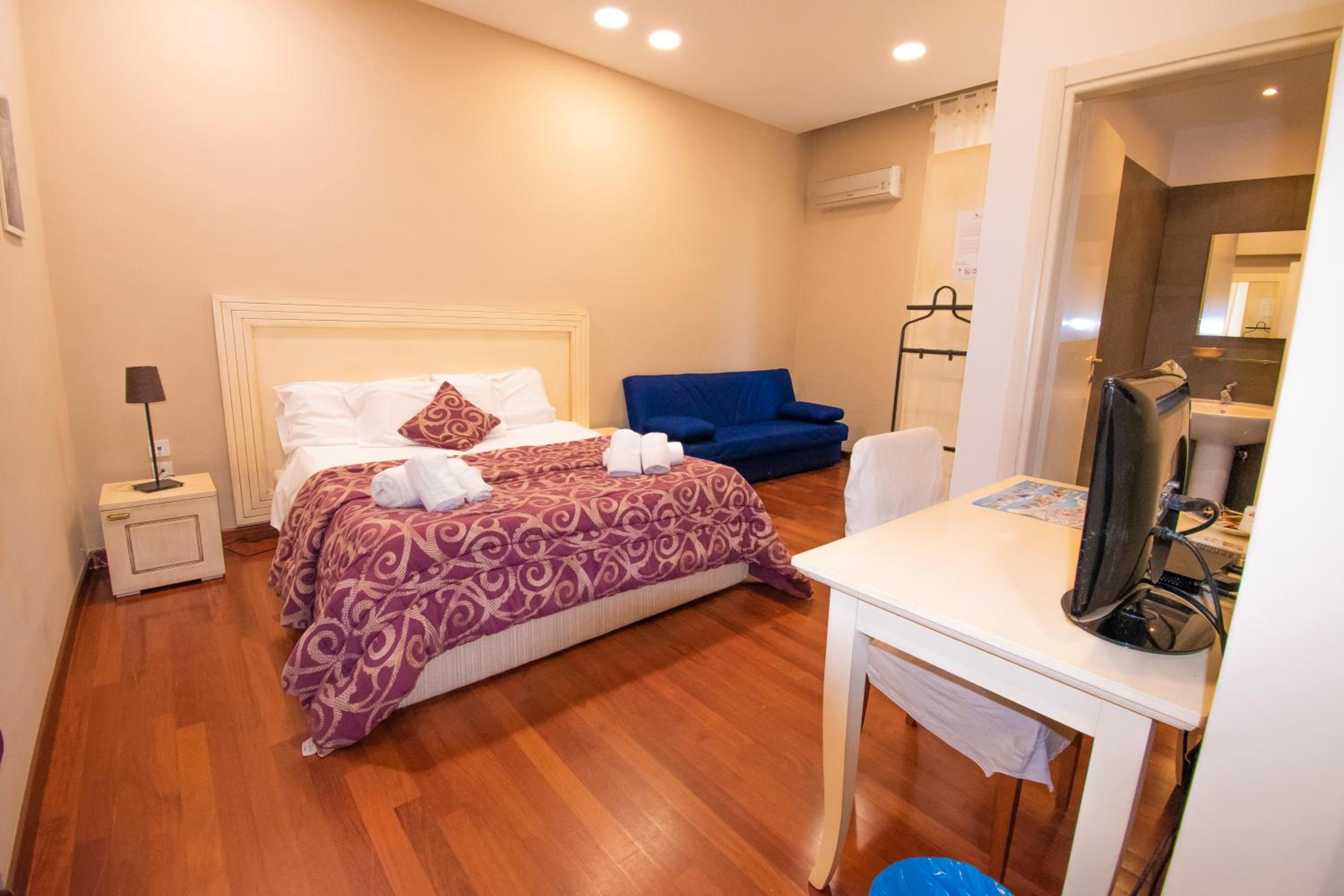 Double Room photo 2