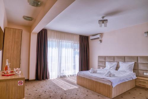 Double Room with Side Sea View photo 2