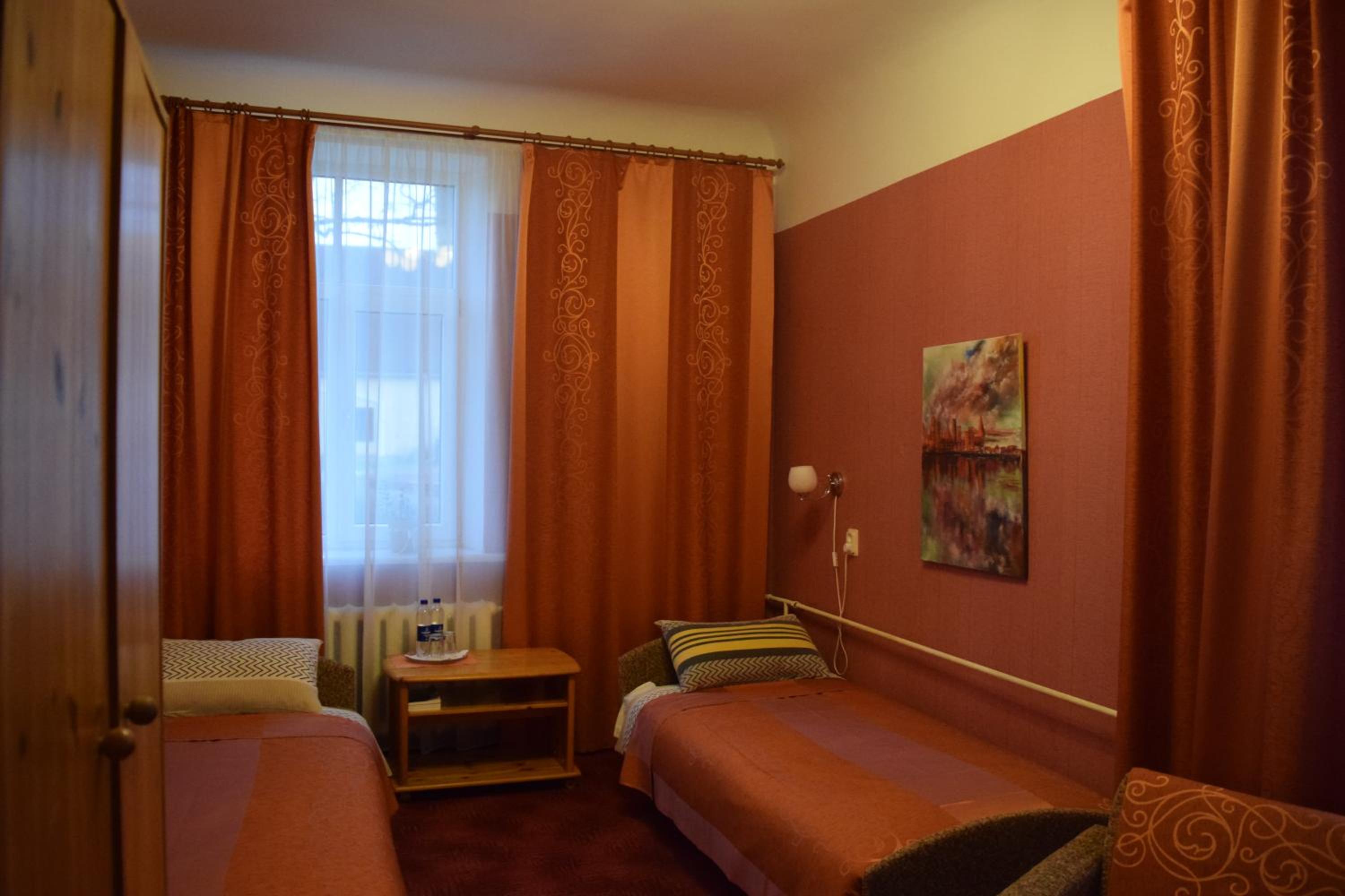 Twin Room - Photo 1